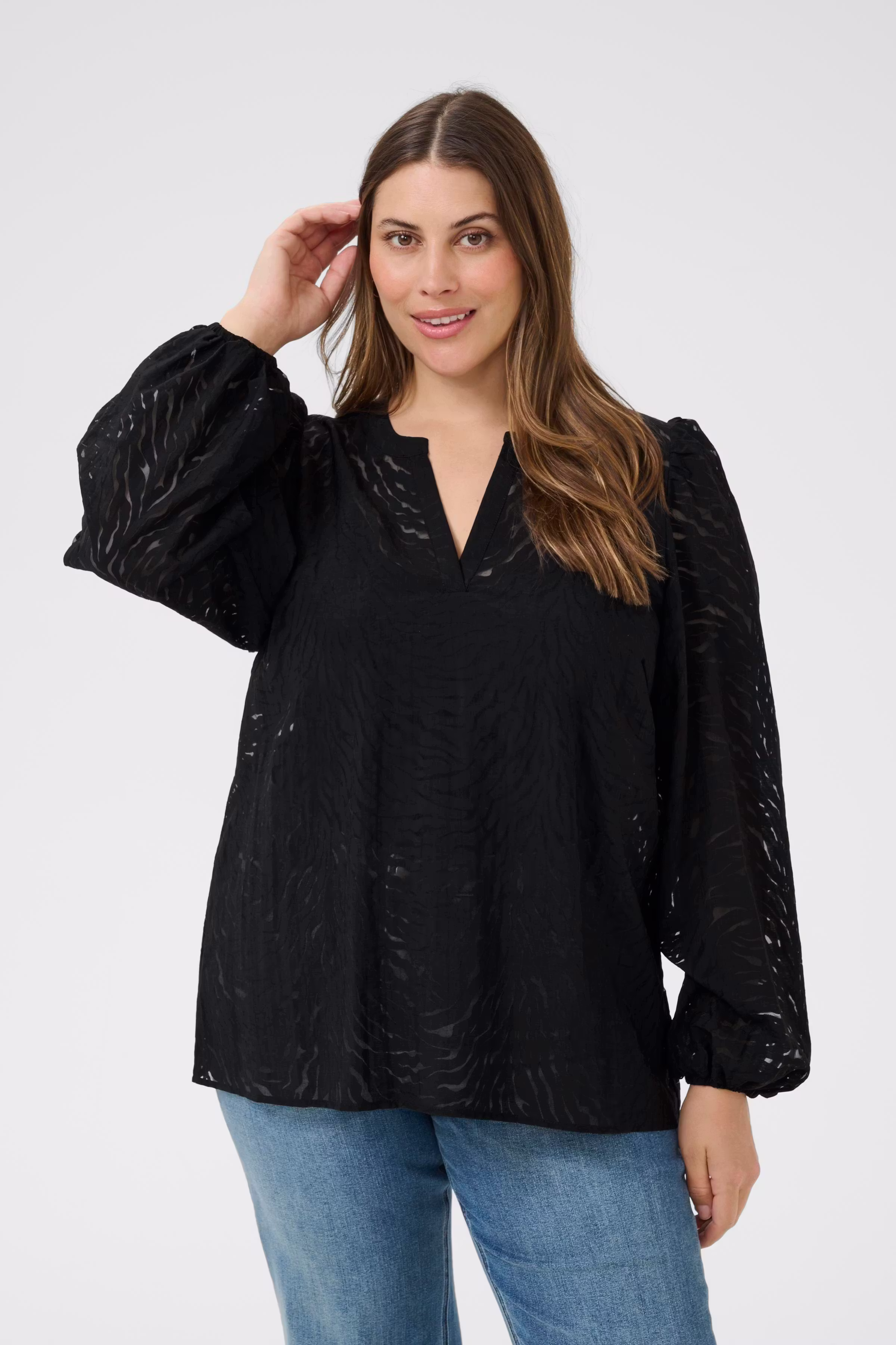 KCvianna Blouse LOOKBOOK FRONT 10583682-100121