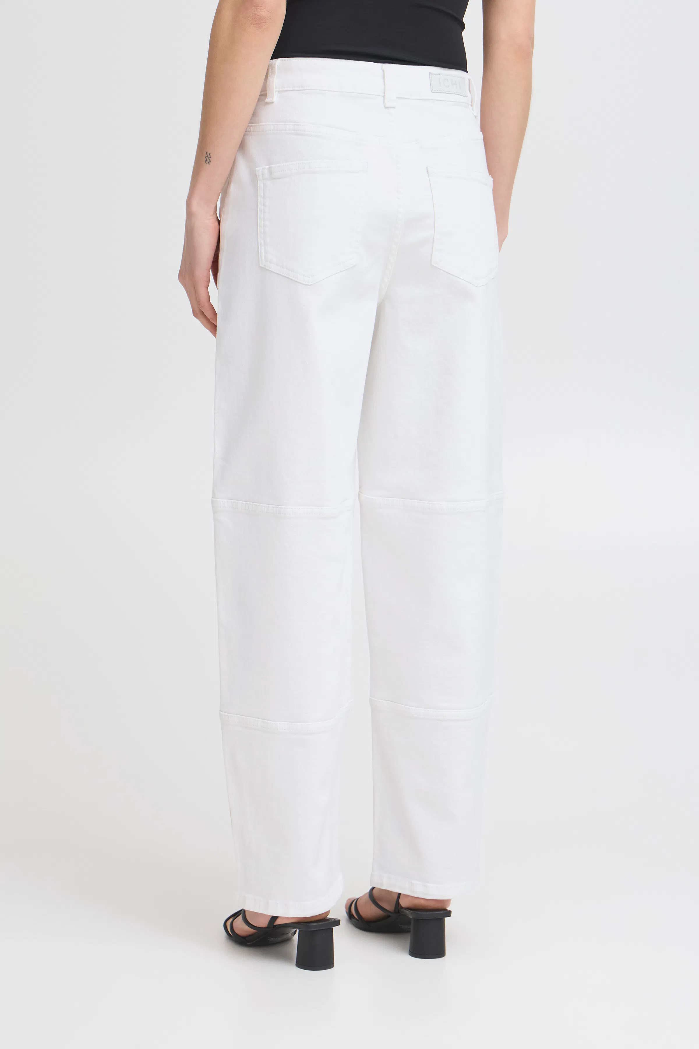 IHZIGGY Barrel Jeans LOOKBOOK BACK 20122742-114800