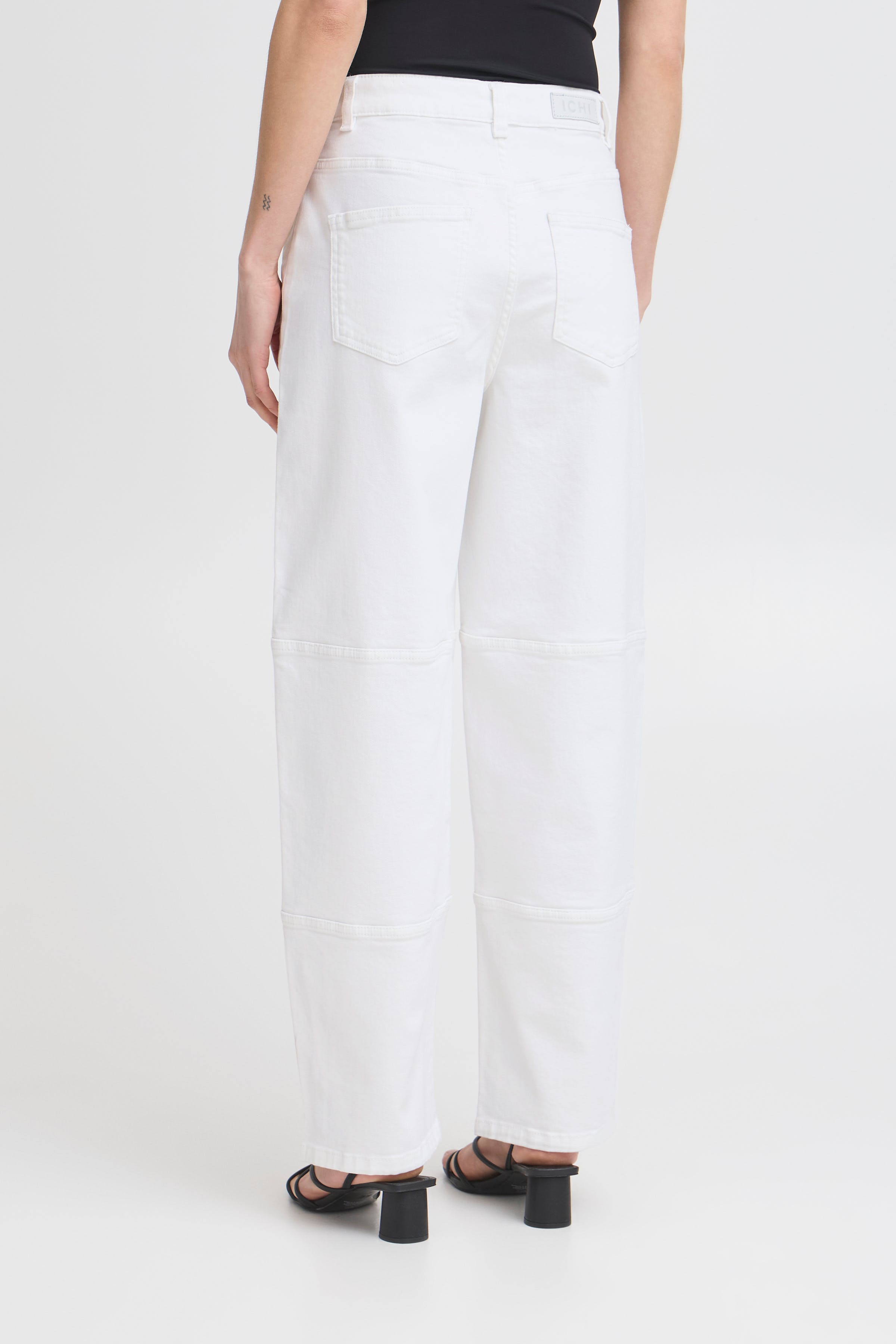 IHZIGGY Barrel Jeans LOOKBOOK BACK 20122742-114800