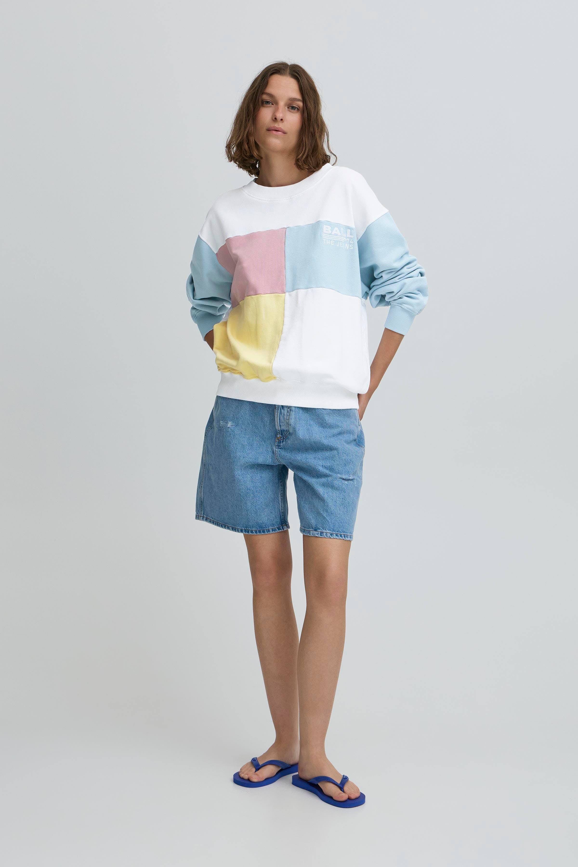 BAAURORA Sweatshirt LOOKBOOK FRONT 50405181-154030