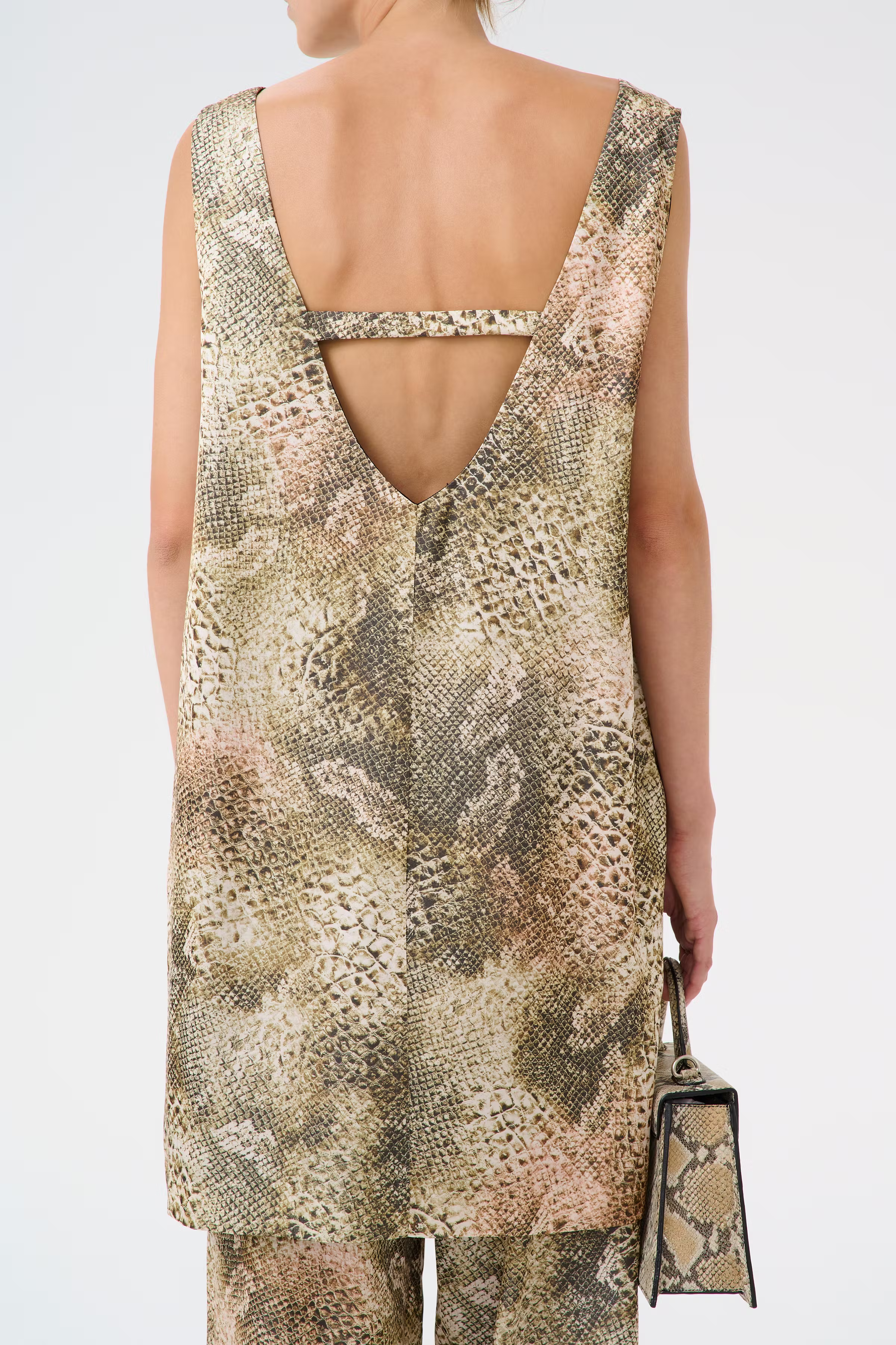 GZsanti Dress LOOKBOOK FRONT 10910241-107549