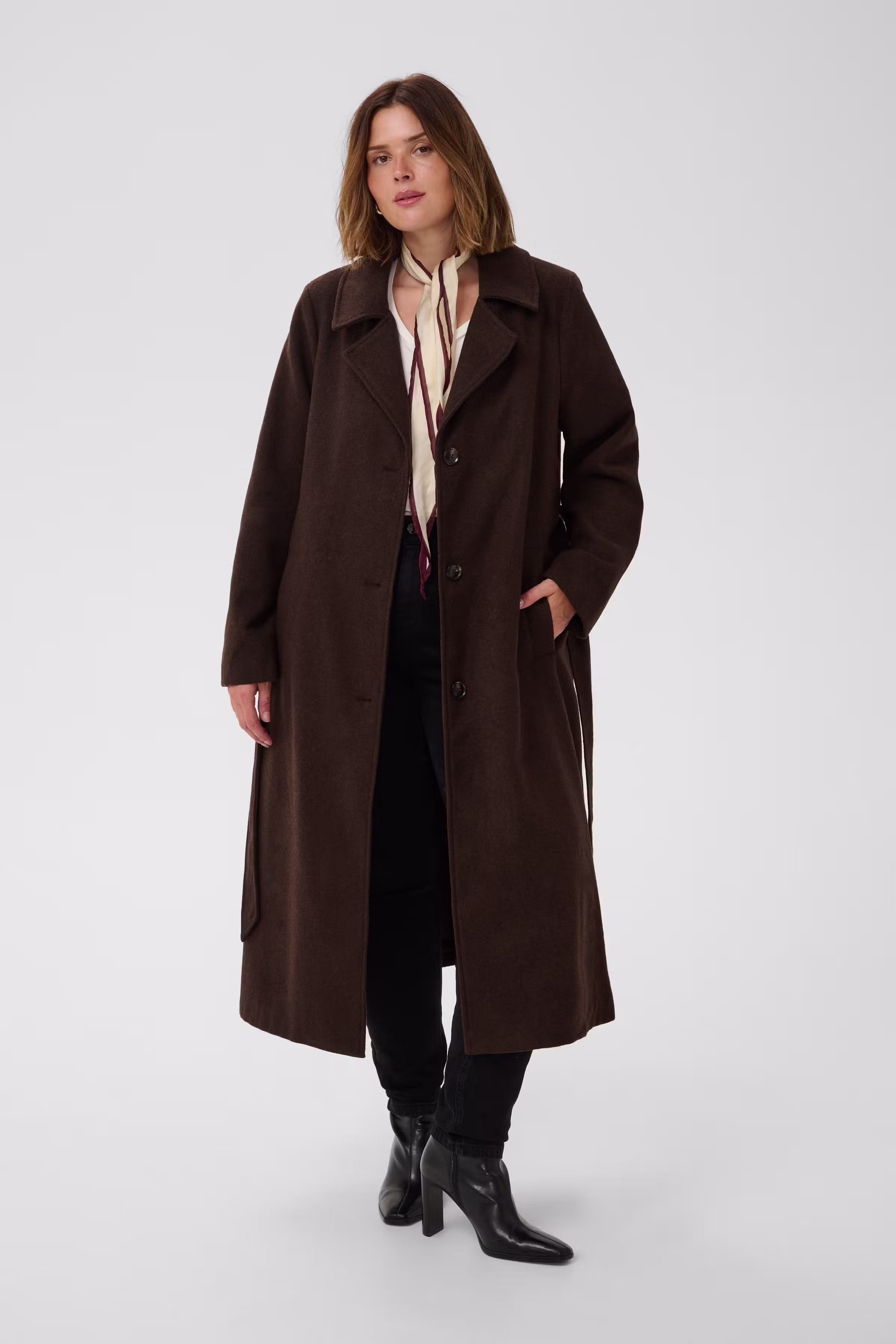 KCnanny Mantel LOOKBOOK FRONT 10583876-190912