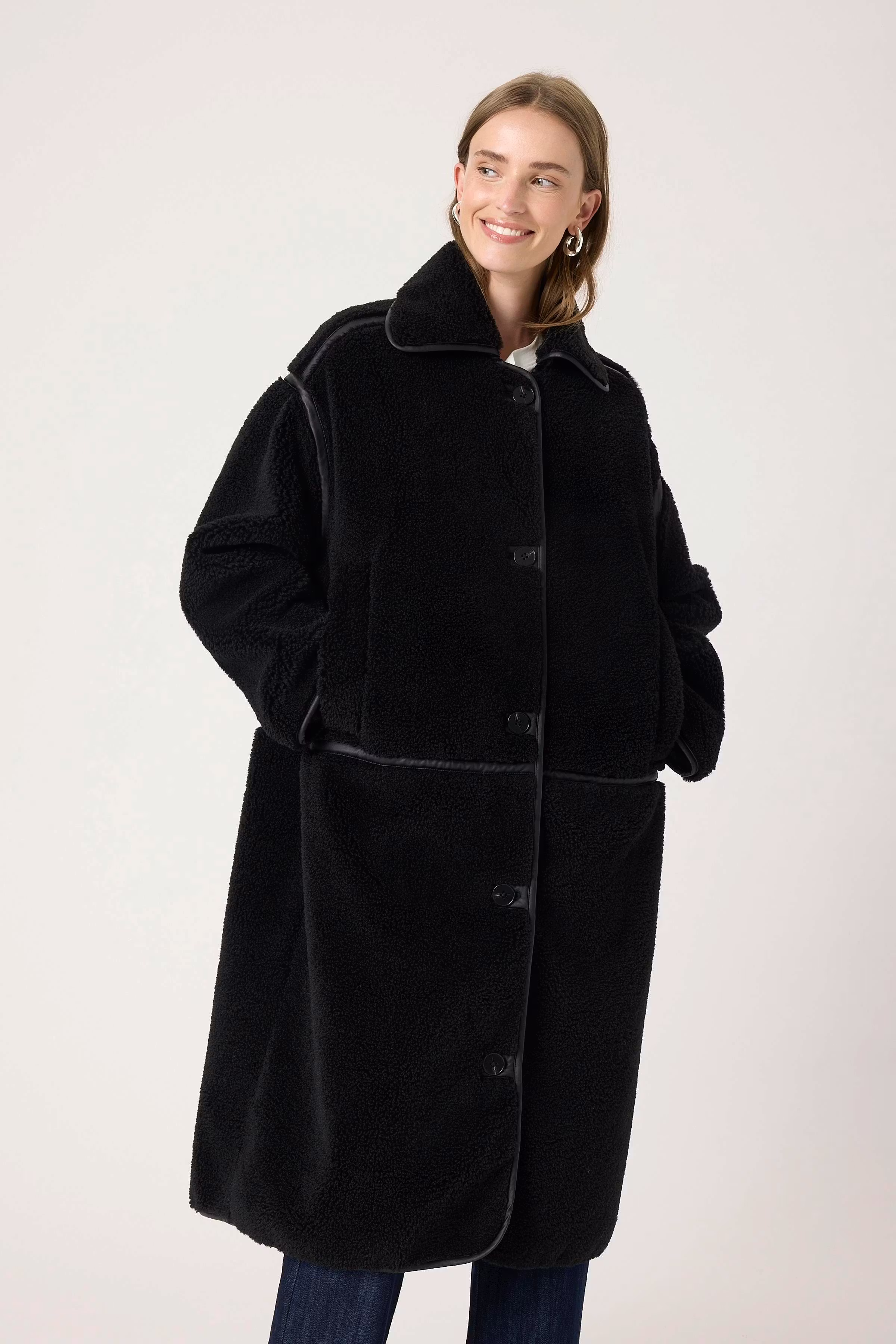 SLEvannah Mantel LOOKBOOK FRONT 30408262-194008