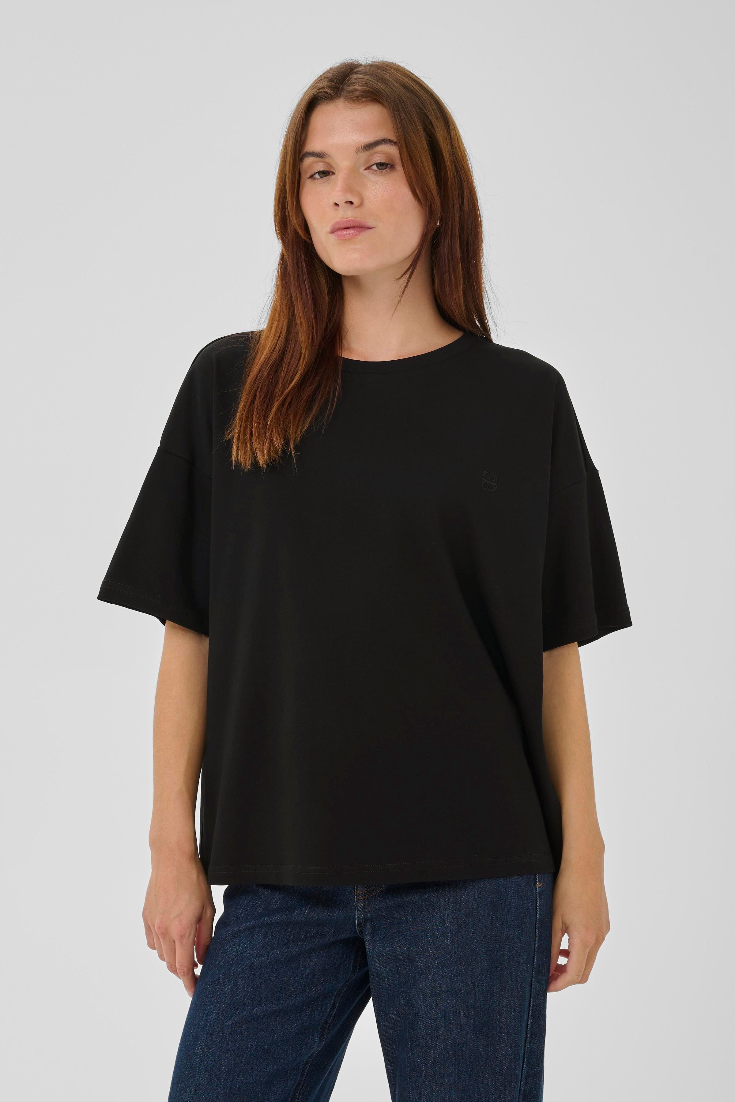 DanaMW T-shirt LOOKBOOK FRONT 10705101-100031