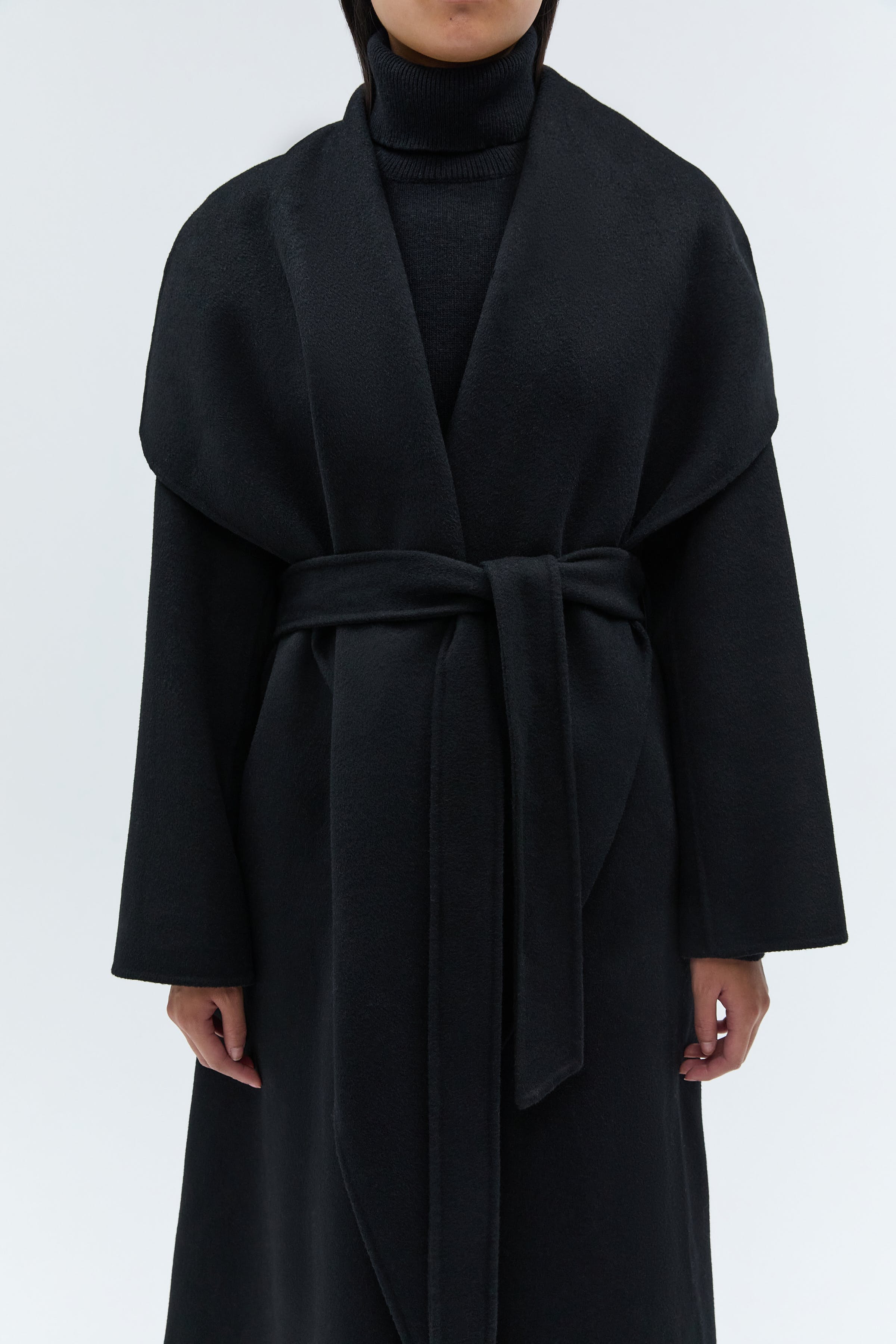 IOCARRIE ROSE Coat LOOKBOOK FRONT 30600562-BK999