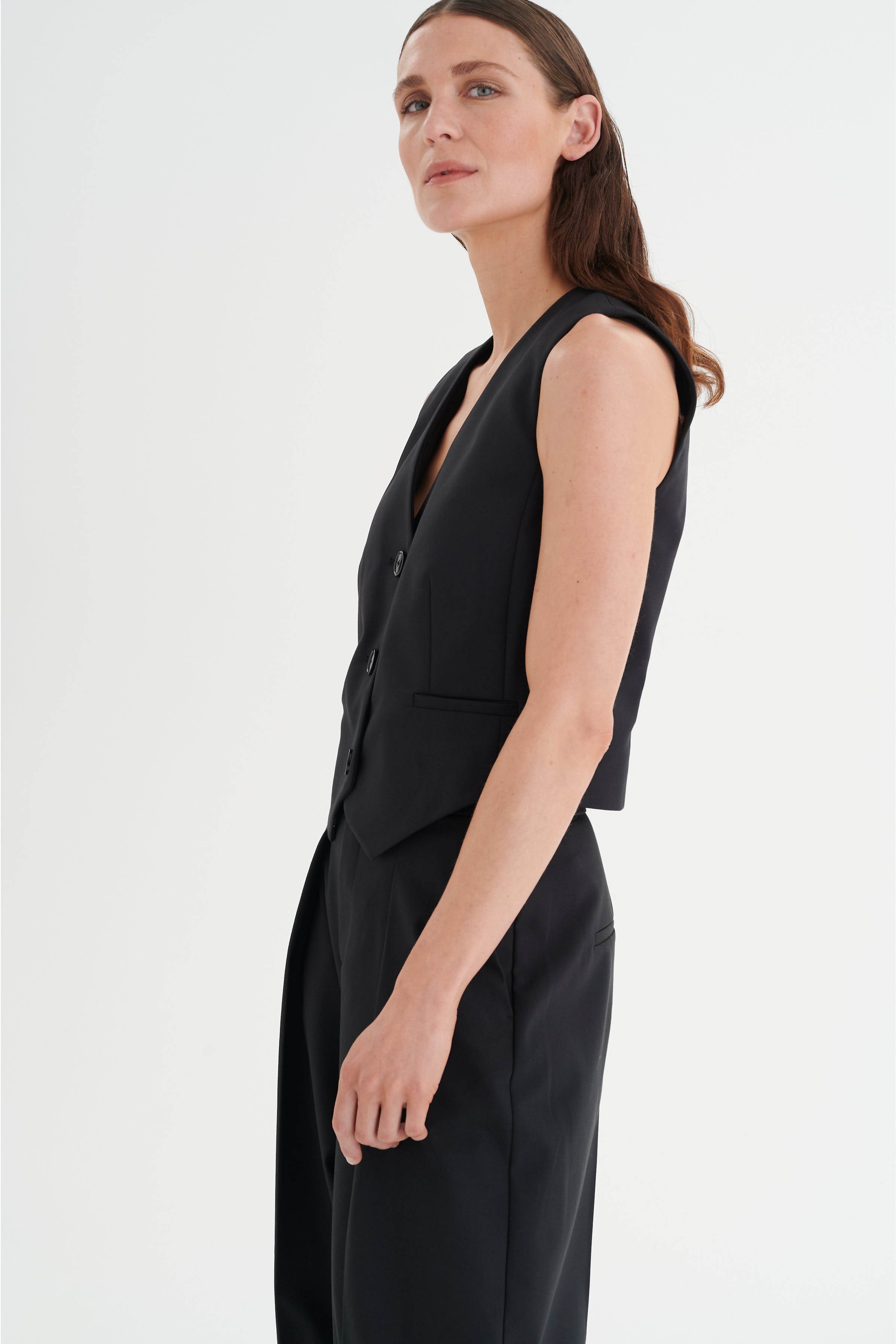 ZellaIW Vest LOOKBOOK FRONT 30107208-194008