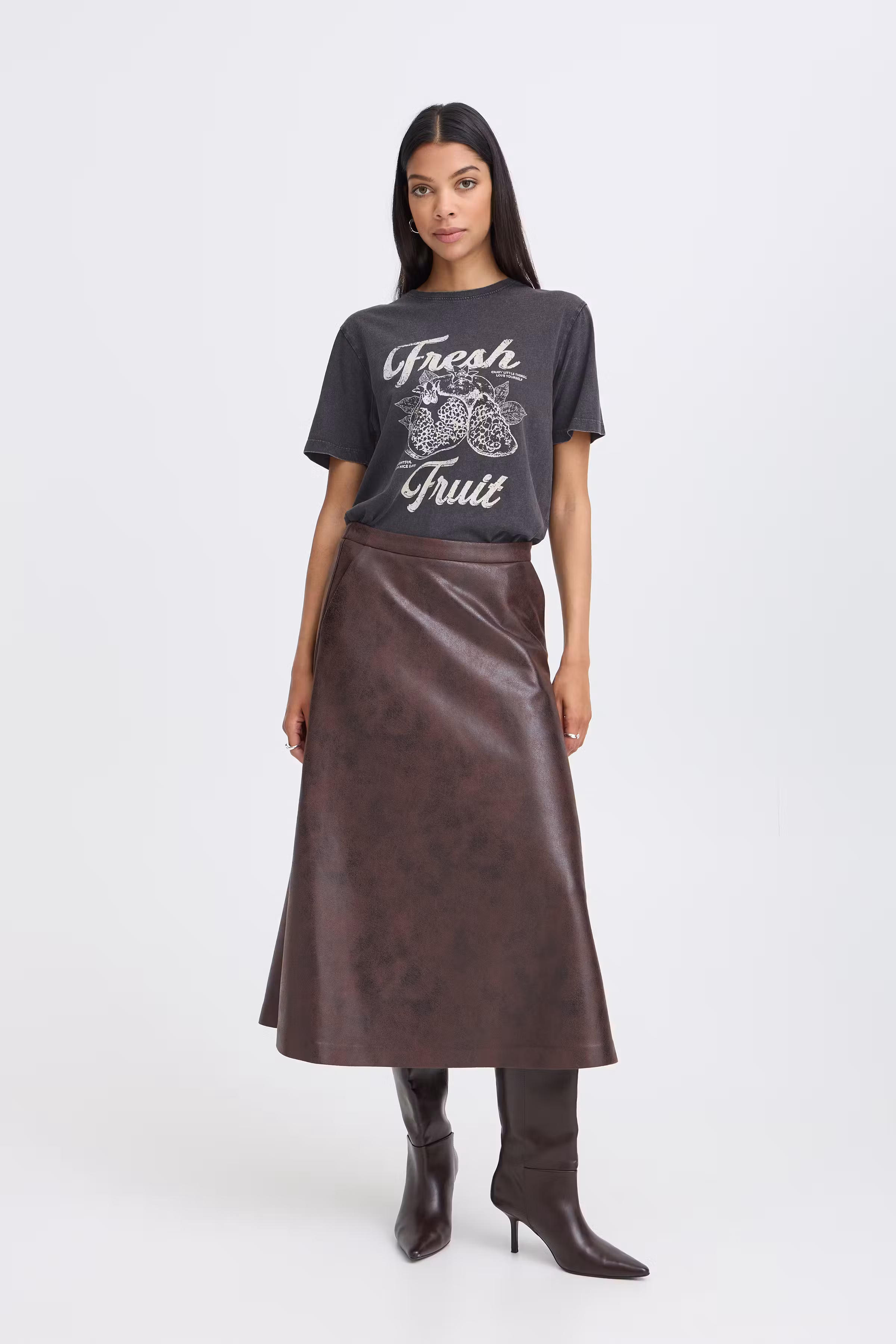BYSOLKO T-shirt LOOKBOOK FRONT 20819426-190201