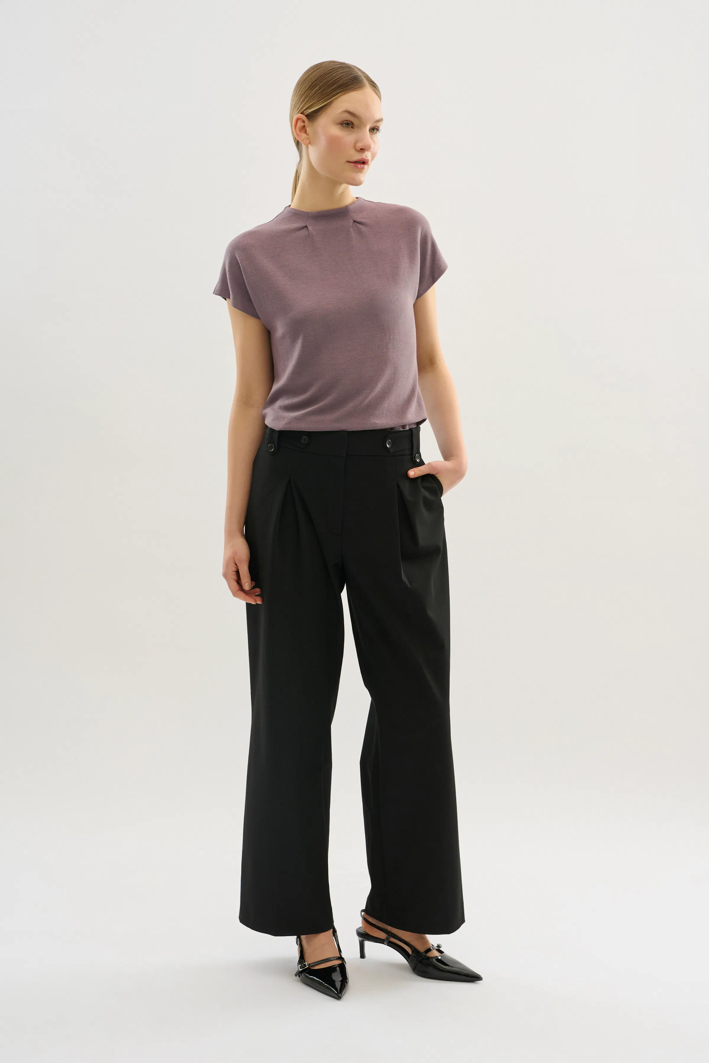 Dandy T-shirt LOOKBOOK FRONT 10102010-183907