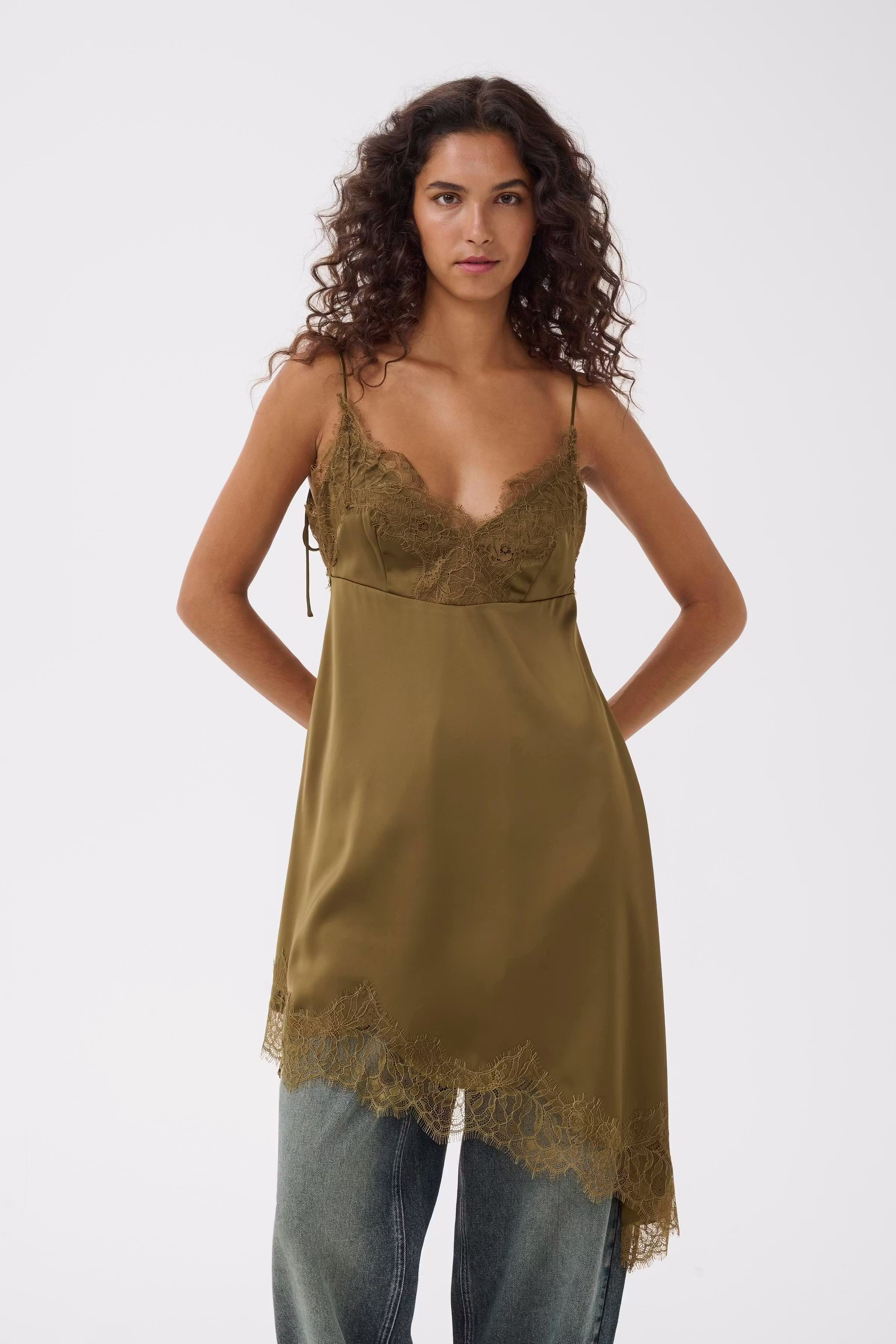 GZlalou Kleid LOOKBOOK FRONT 10911314-190622