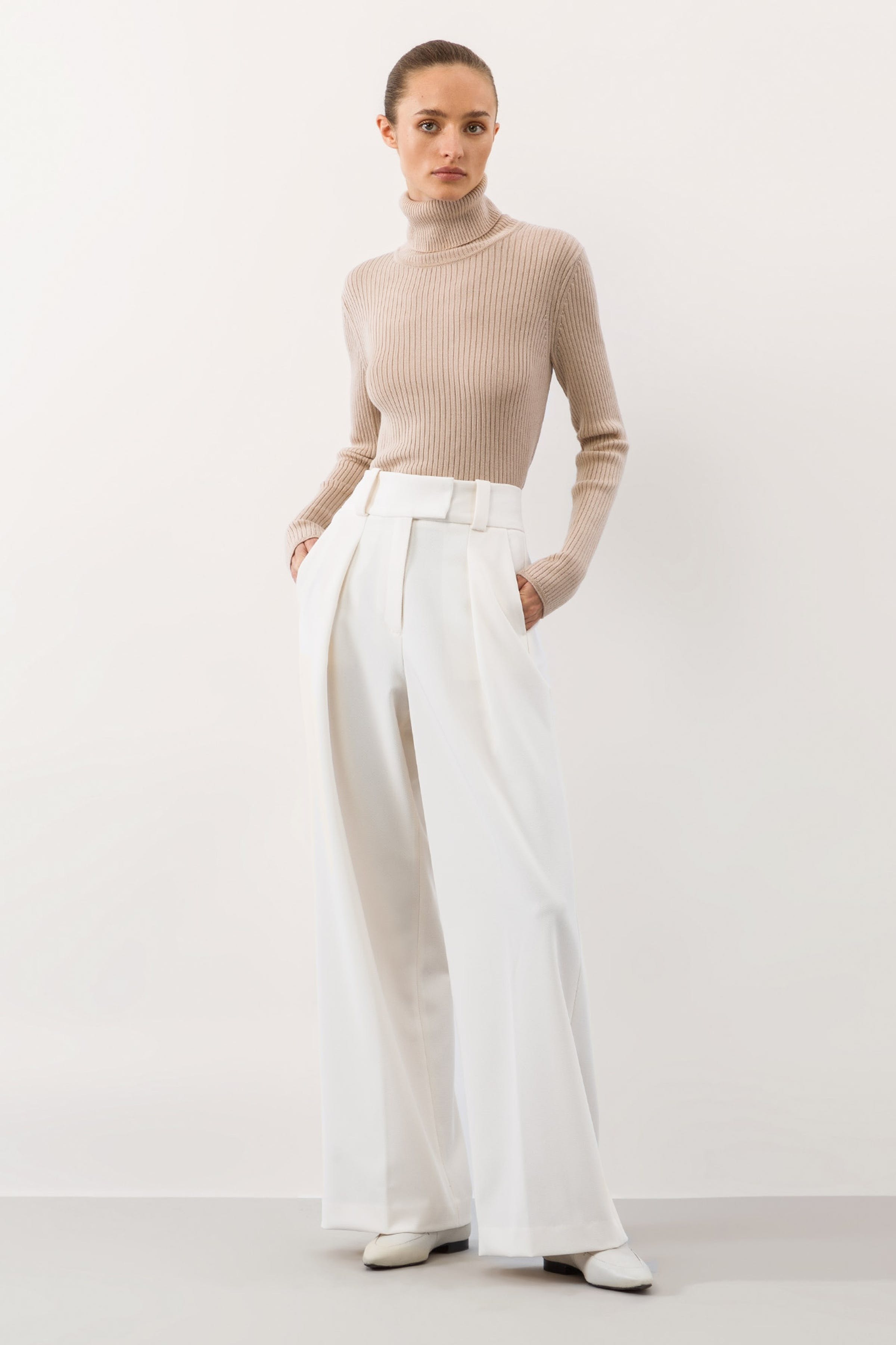 PEONY Trousers LOOKBOOK FRONT 30600223-WH011