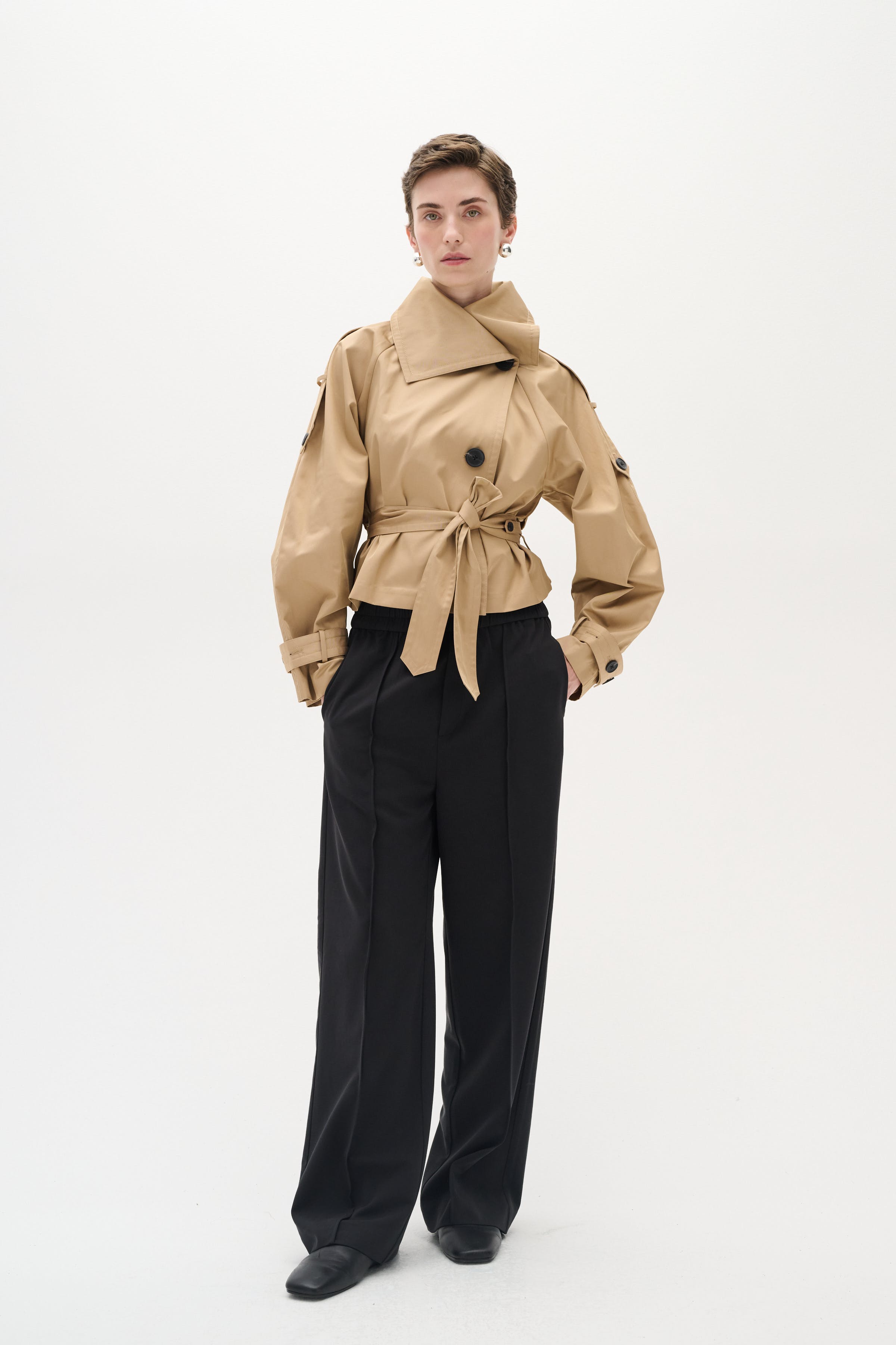 UmayaIW Kort trenchcoat LOOKBOOK FRONT 30110021-171320