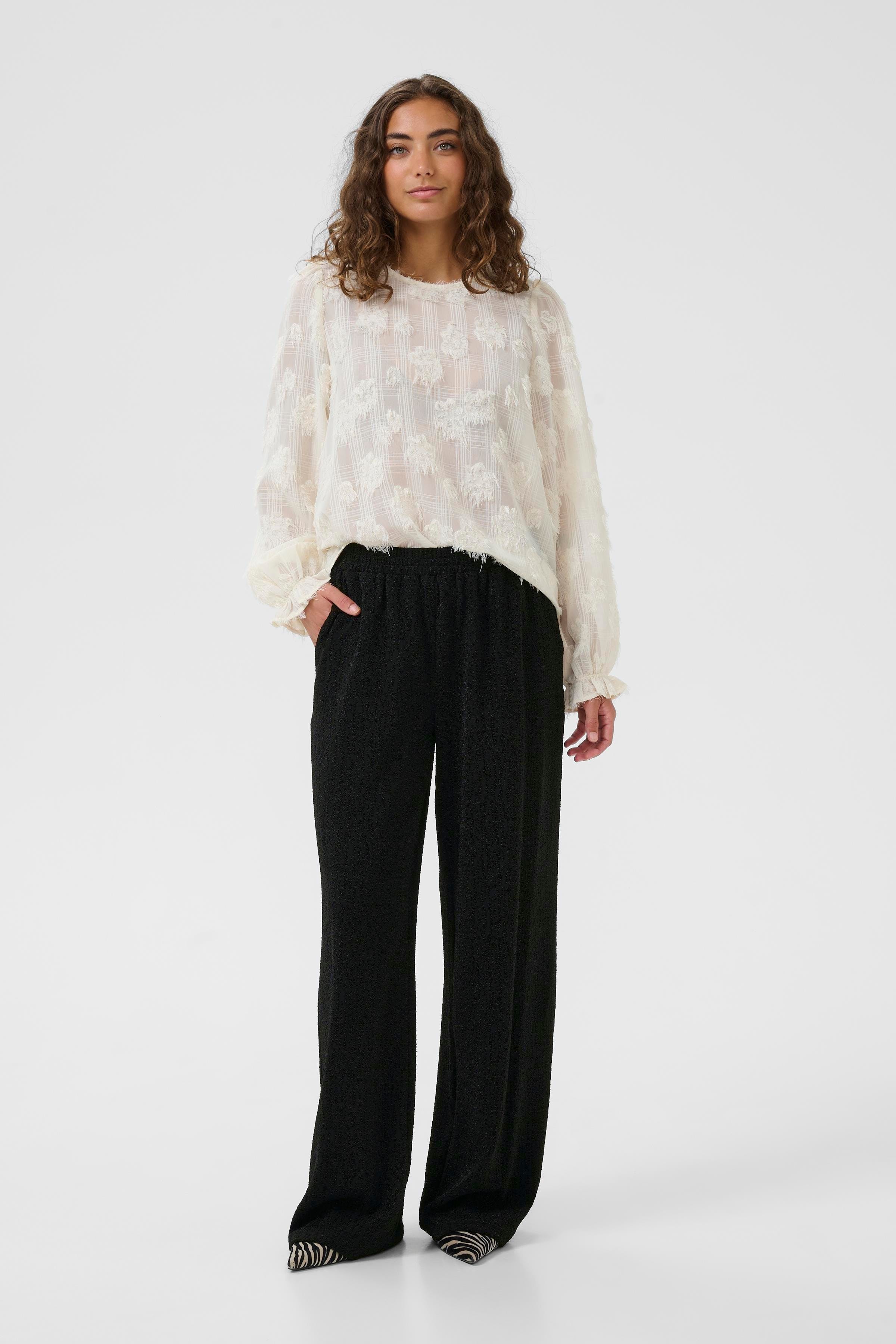 CUakari Glitter trousers LOOKBOOK FRONT 50112558-500012