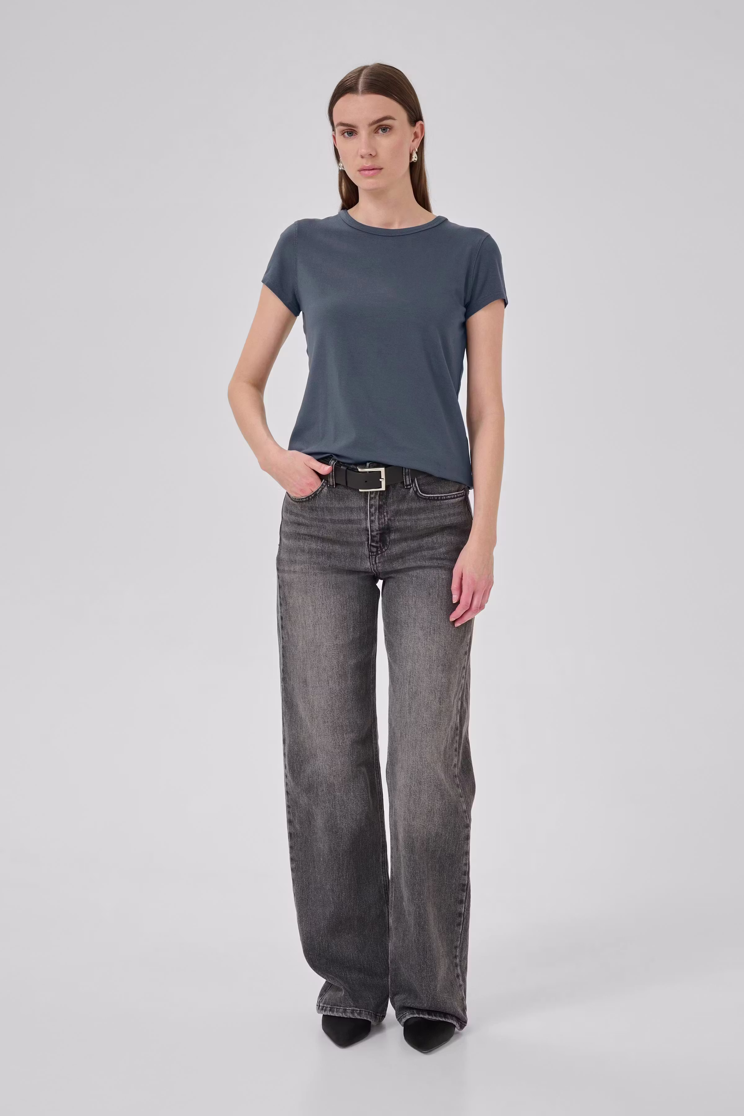 16 THE MODAL TEE LOOKBOOK FRONT 10703596-194220