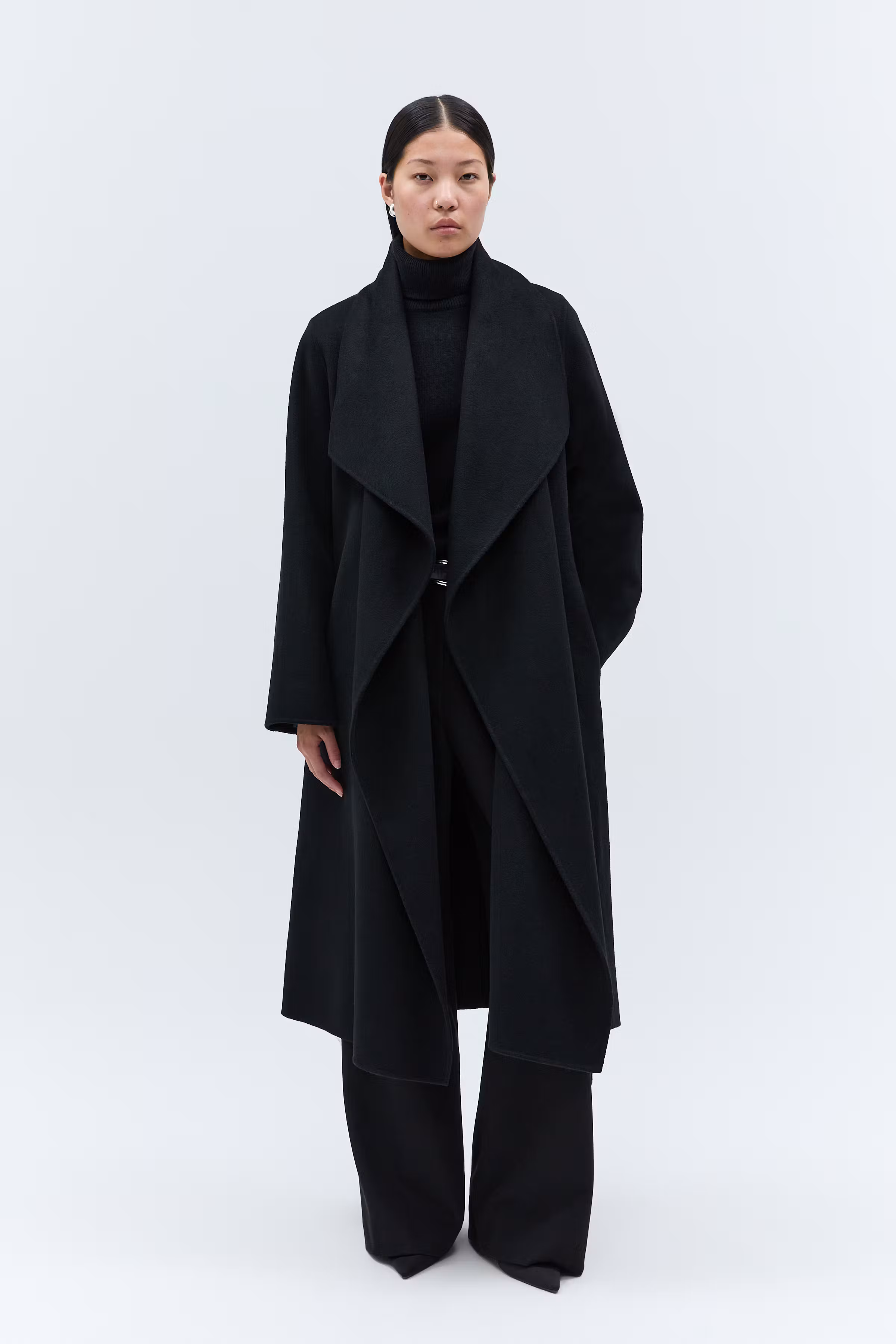 IOCARRIE ROSE Coat LOOKBOOK FRONT 30600562-BK999