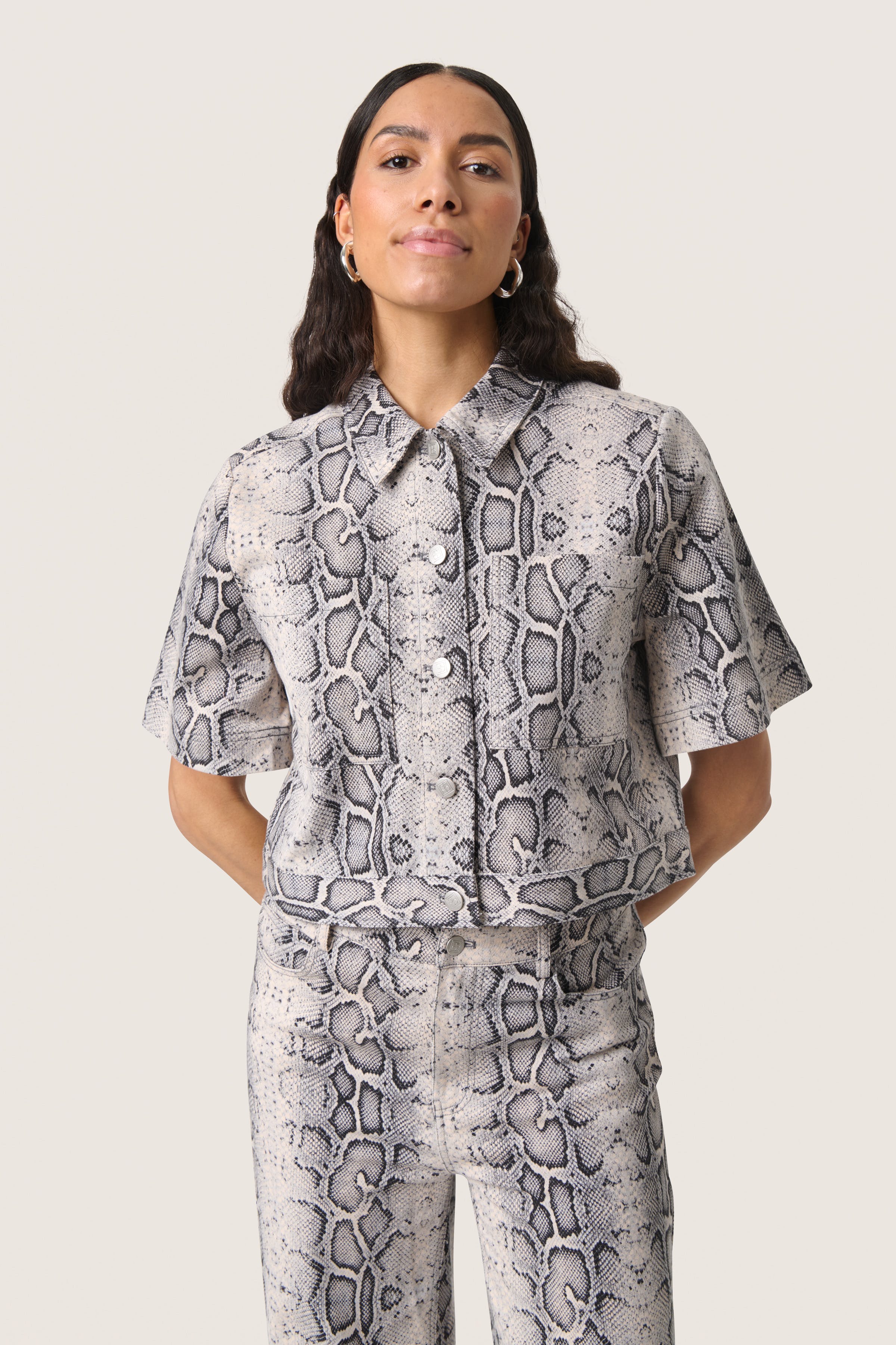 SLSandja Shirt LOOKBOOK FRONT 30408331-303725