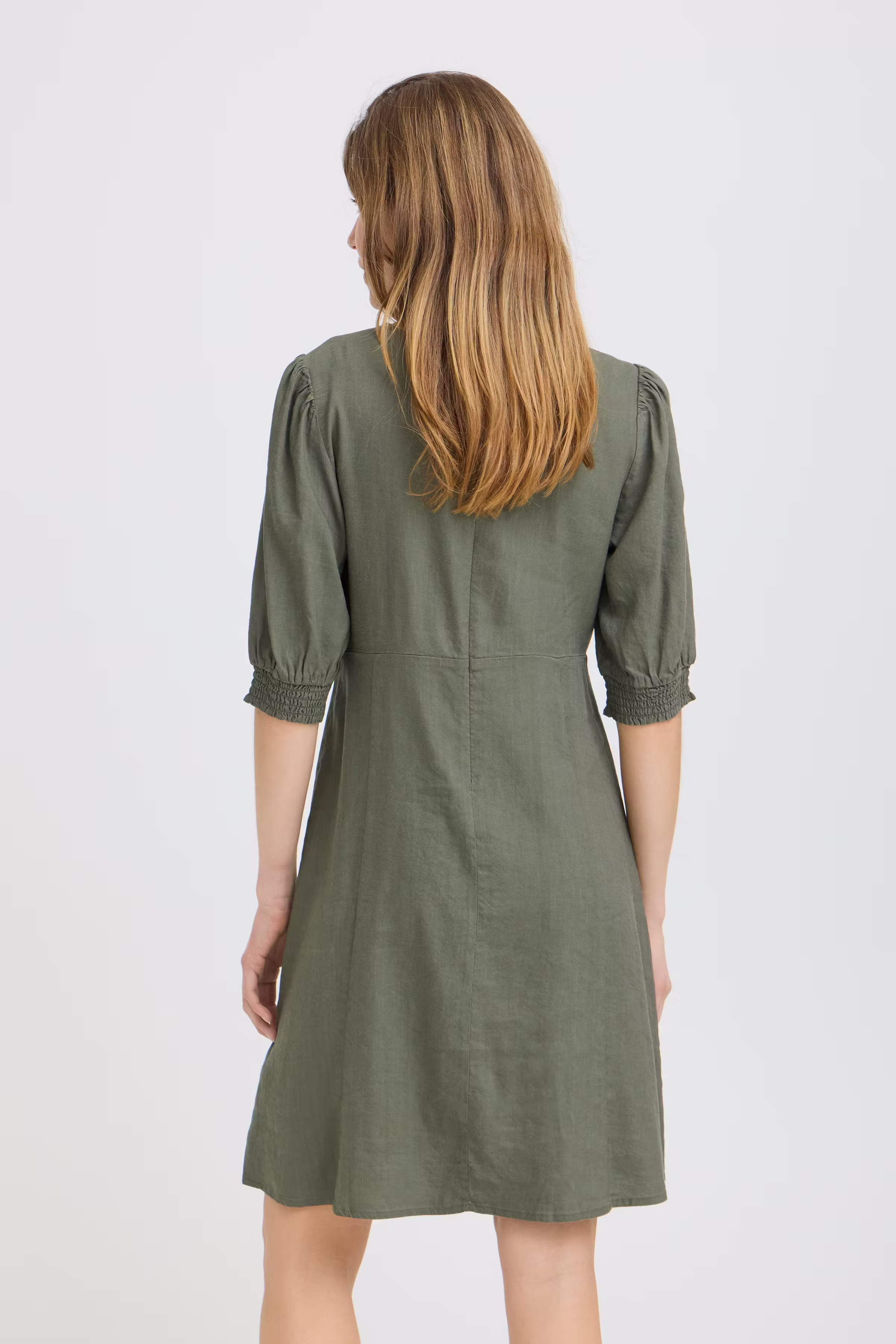 PZLUCA Kjole LOOKBOOK BACK 50210430-180312