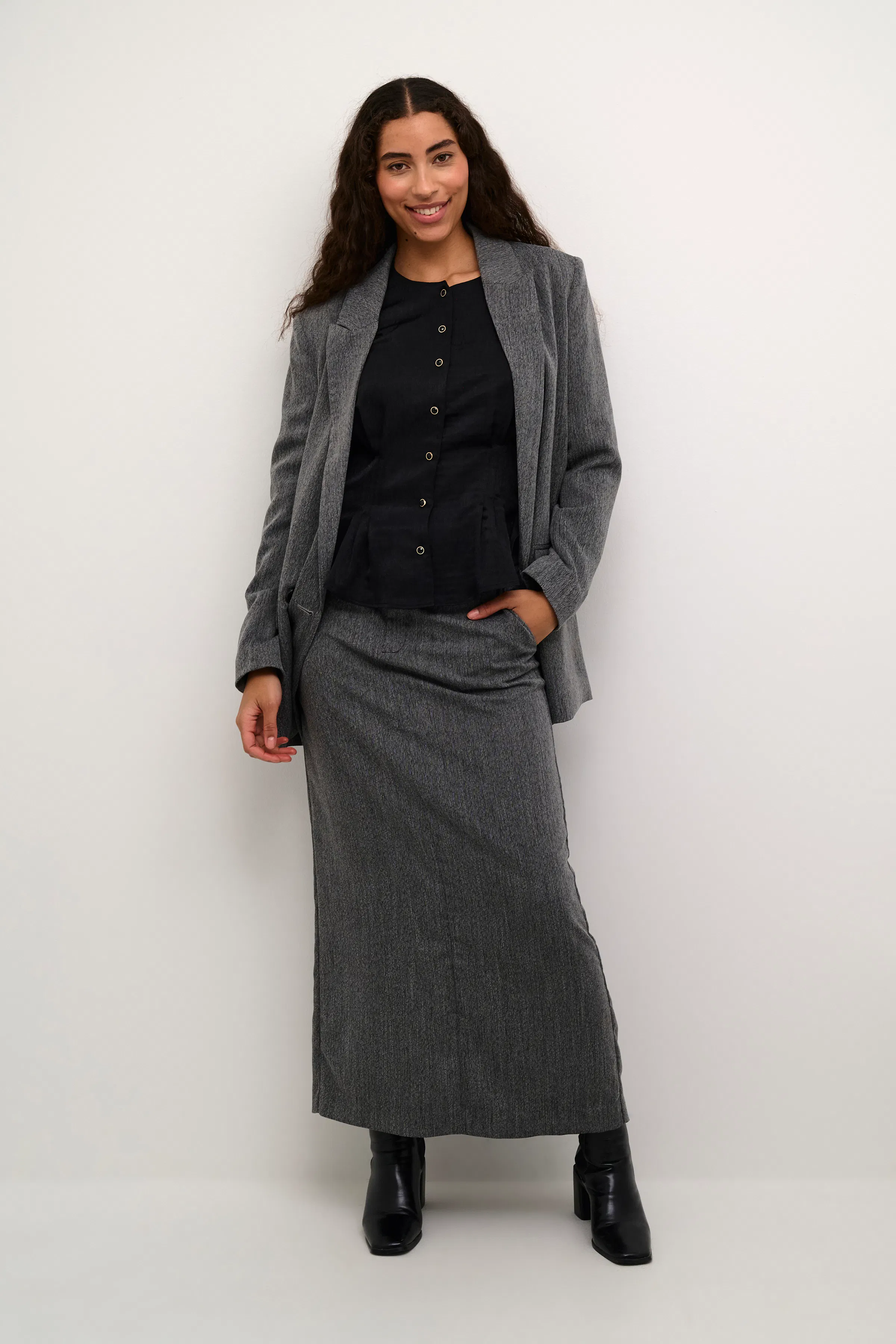KAjosie Skjørt LOOKBOOK FRONT 10509029-100123