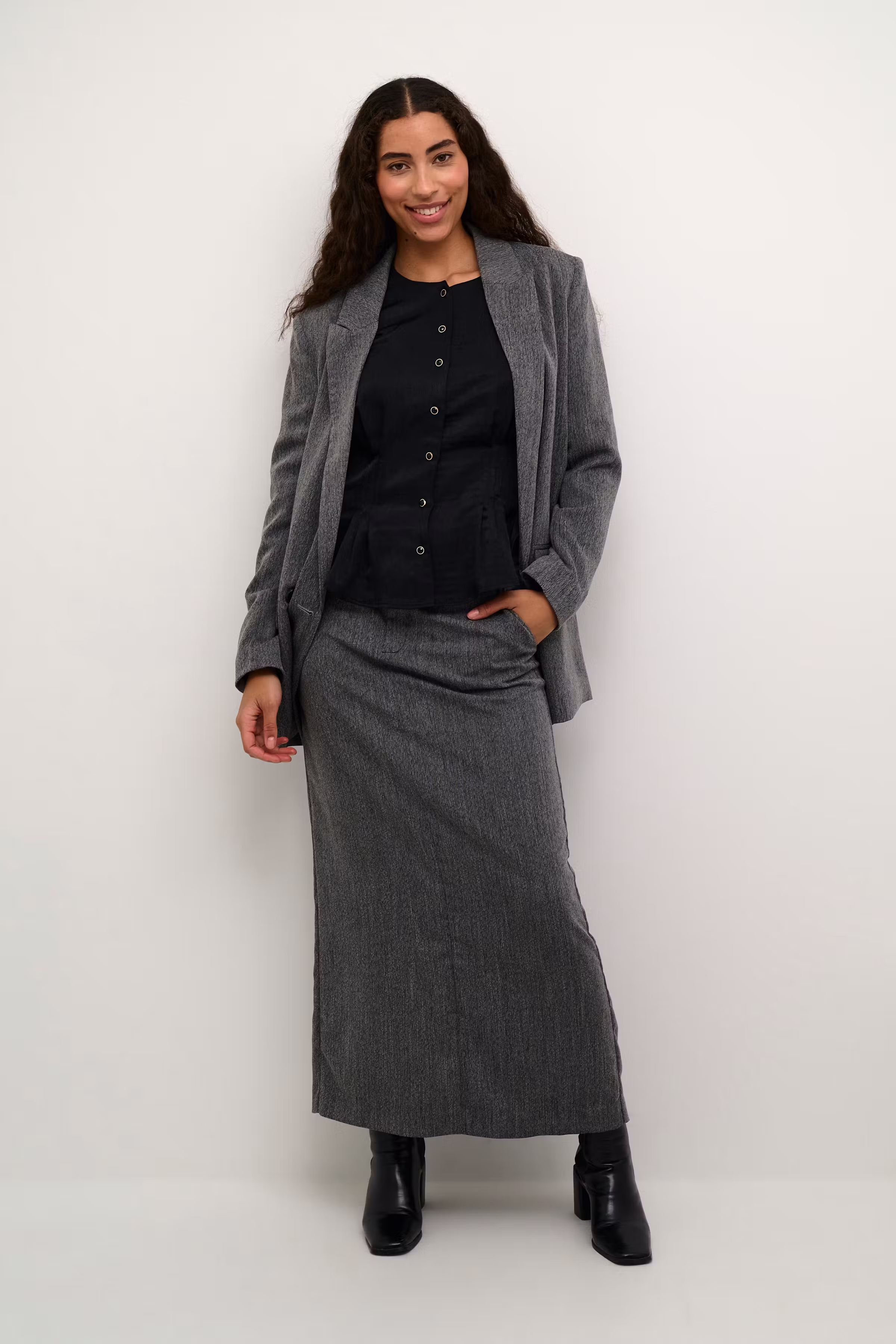 KAjosie Kjol LOOKBOOK FRONT 10509029-100123