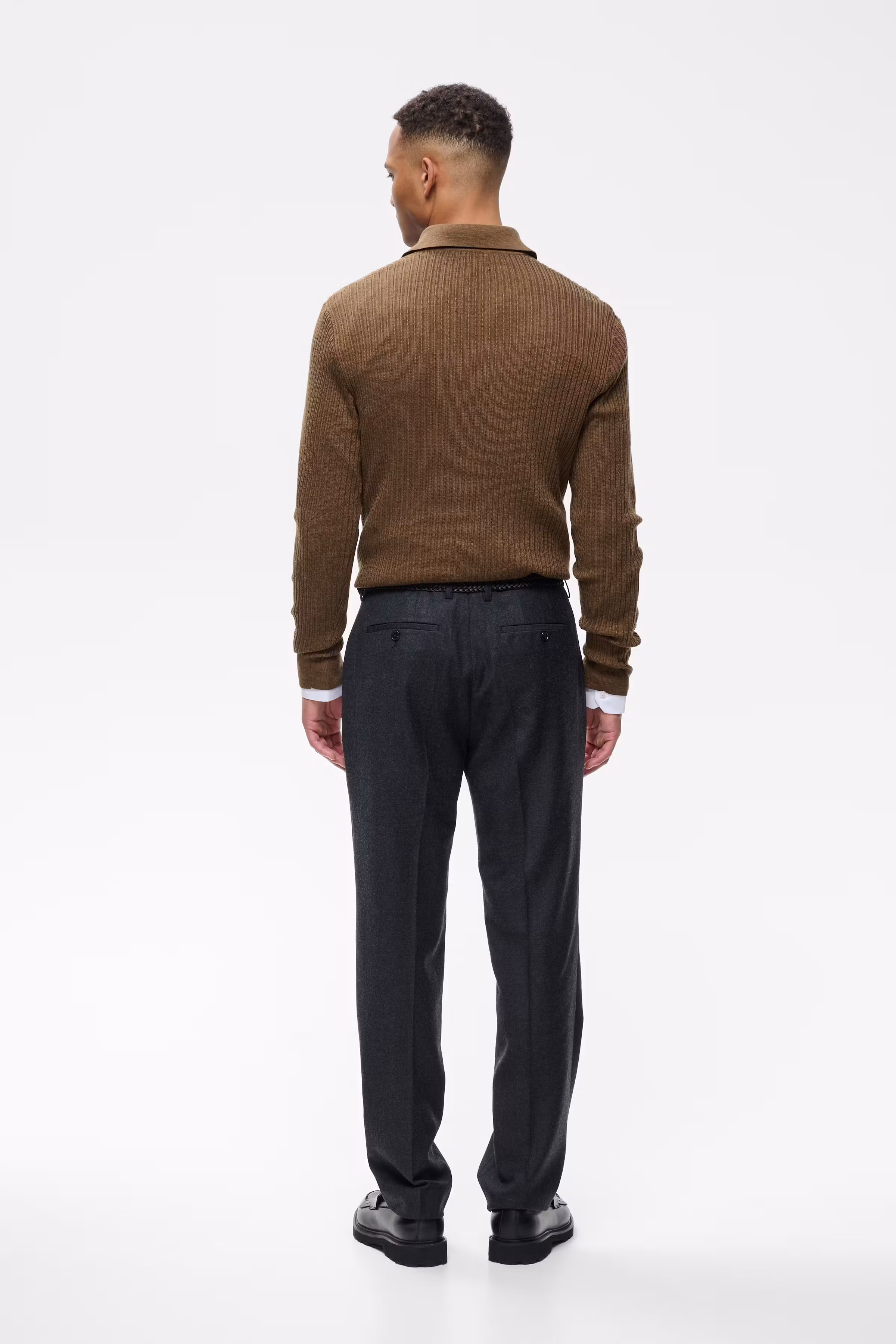 MAwesley Hose LOOKBOOK BACK 30209295-300270