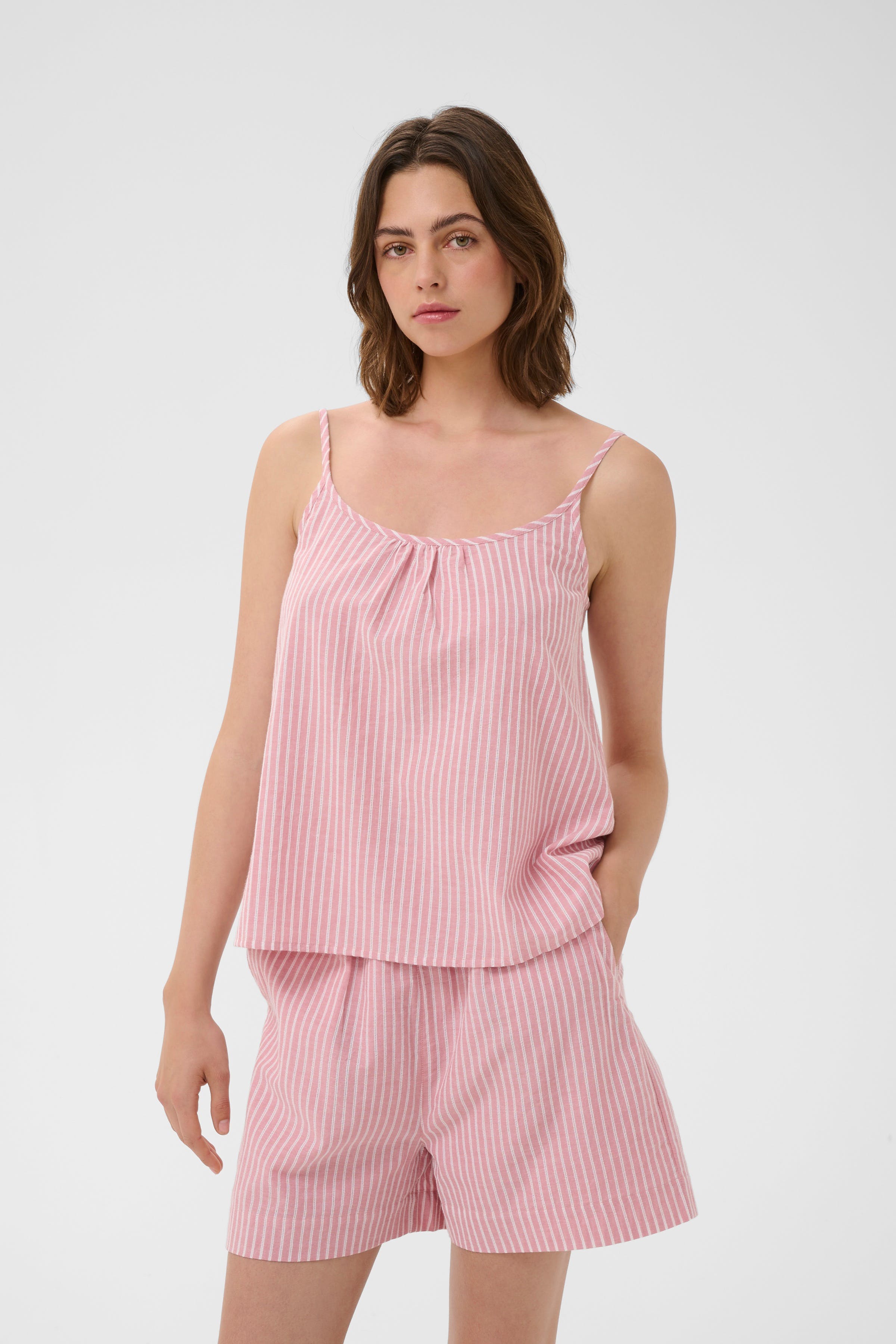 BillyIW Top LOOKBOOK FRONT 30111222-305434