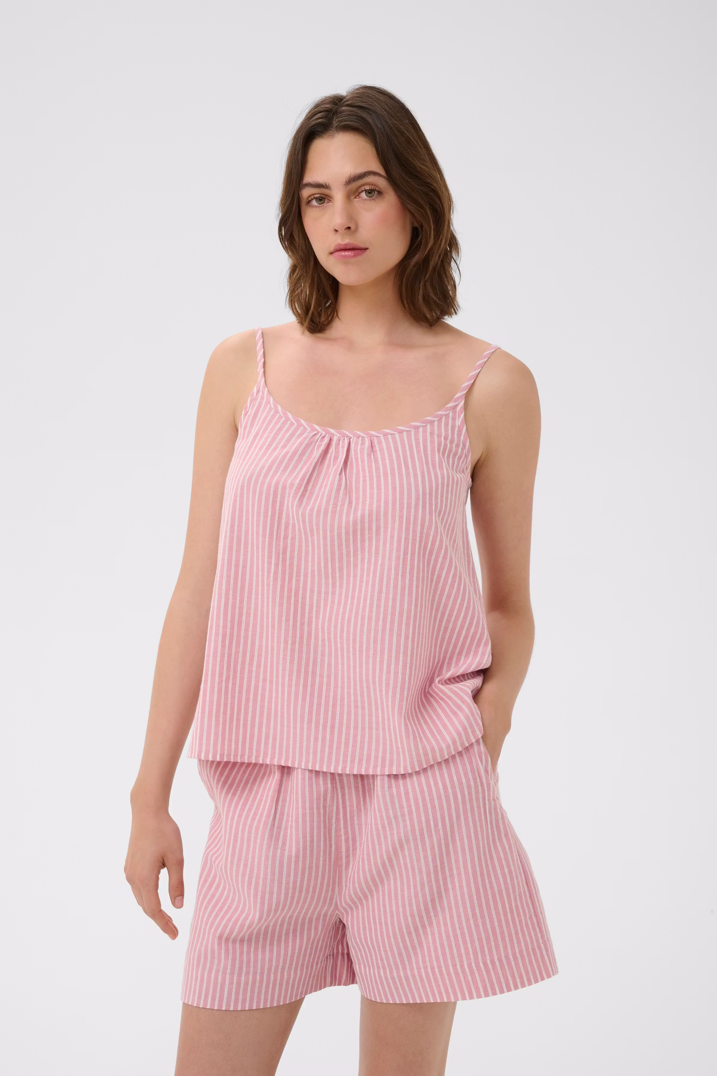 BillyIW Top LOOKBOOK FRONT 30111222-305434