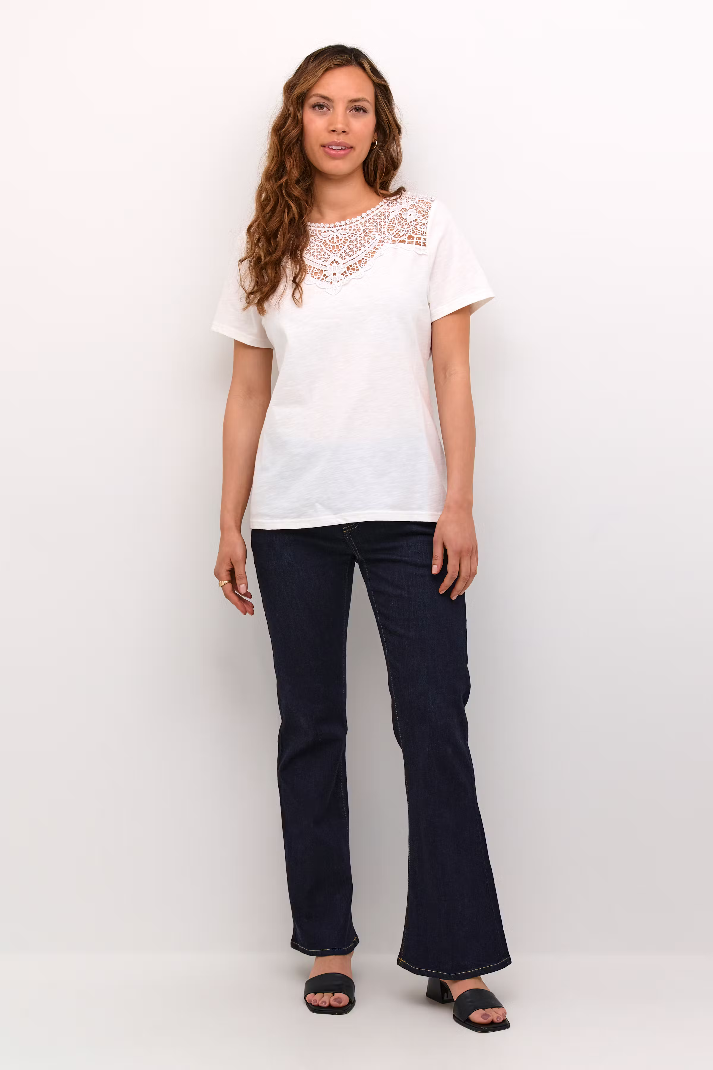 CUxandra T-shirt LOOKBOOK FRONT 50111503-500013
