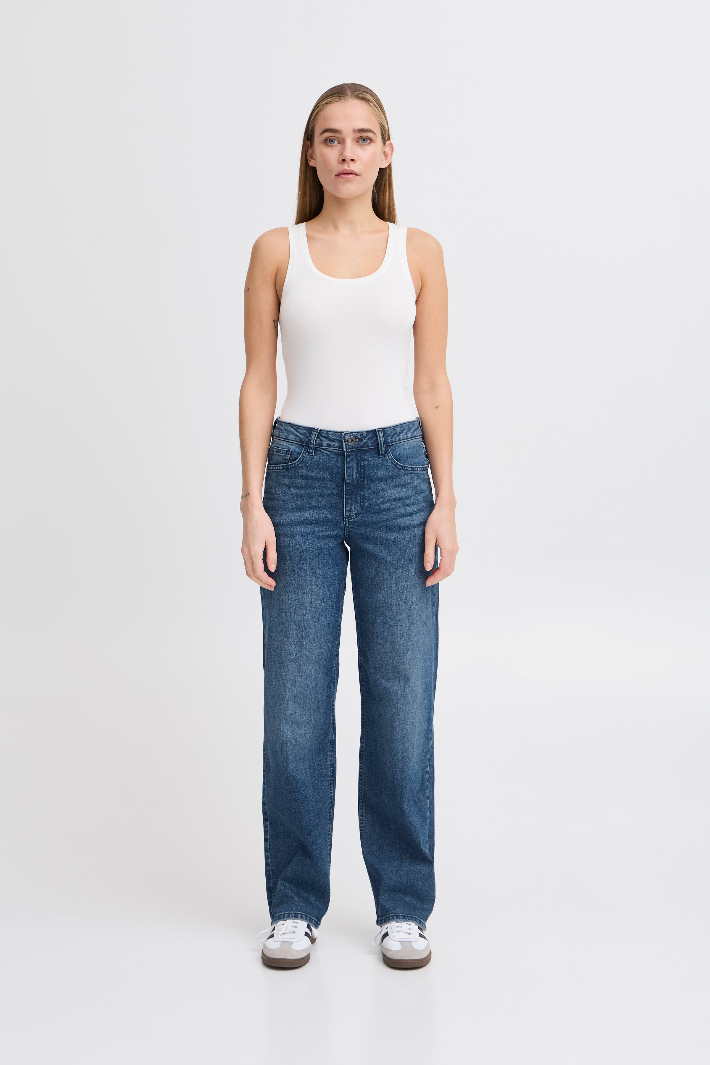 IHTWIGGY STRAIGHT Jeans LOOKBOOK FRONT 20119128-19037