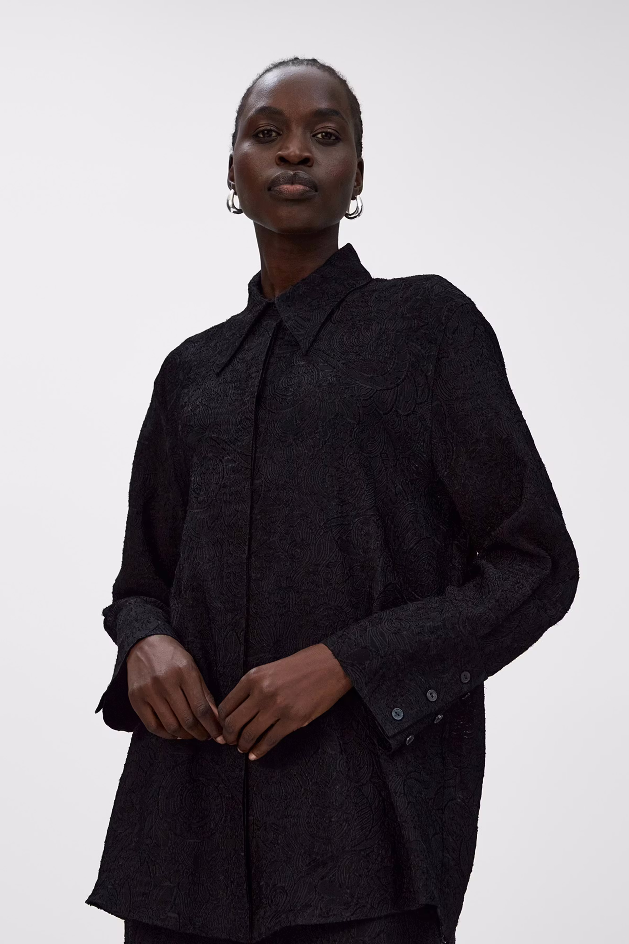 ELVIE Top LOOKBOOK FRONT 30600268-BK999