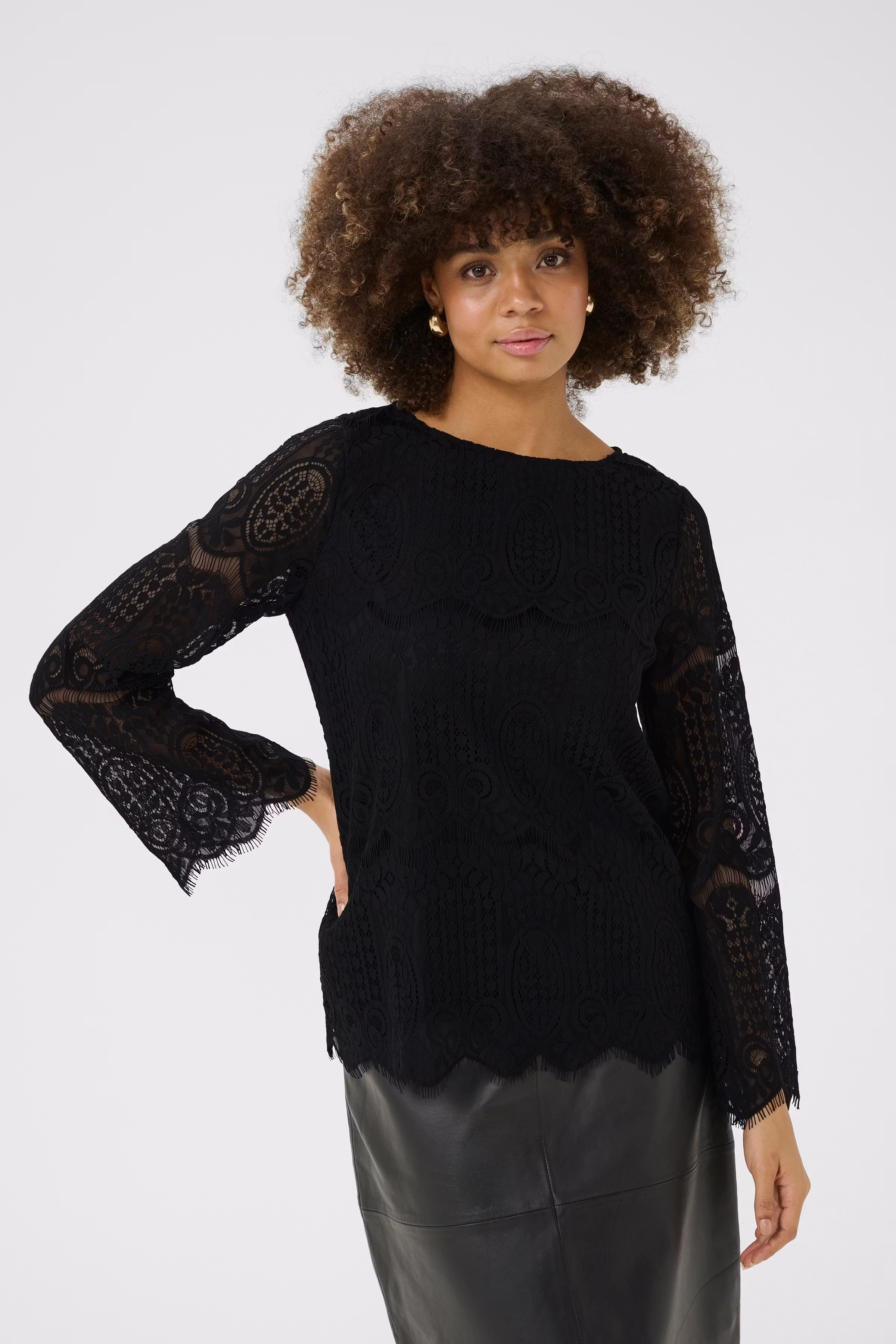 CUcroba Spitzenbluse LOOKBOOK FRONT 50112371-500012