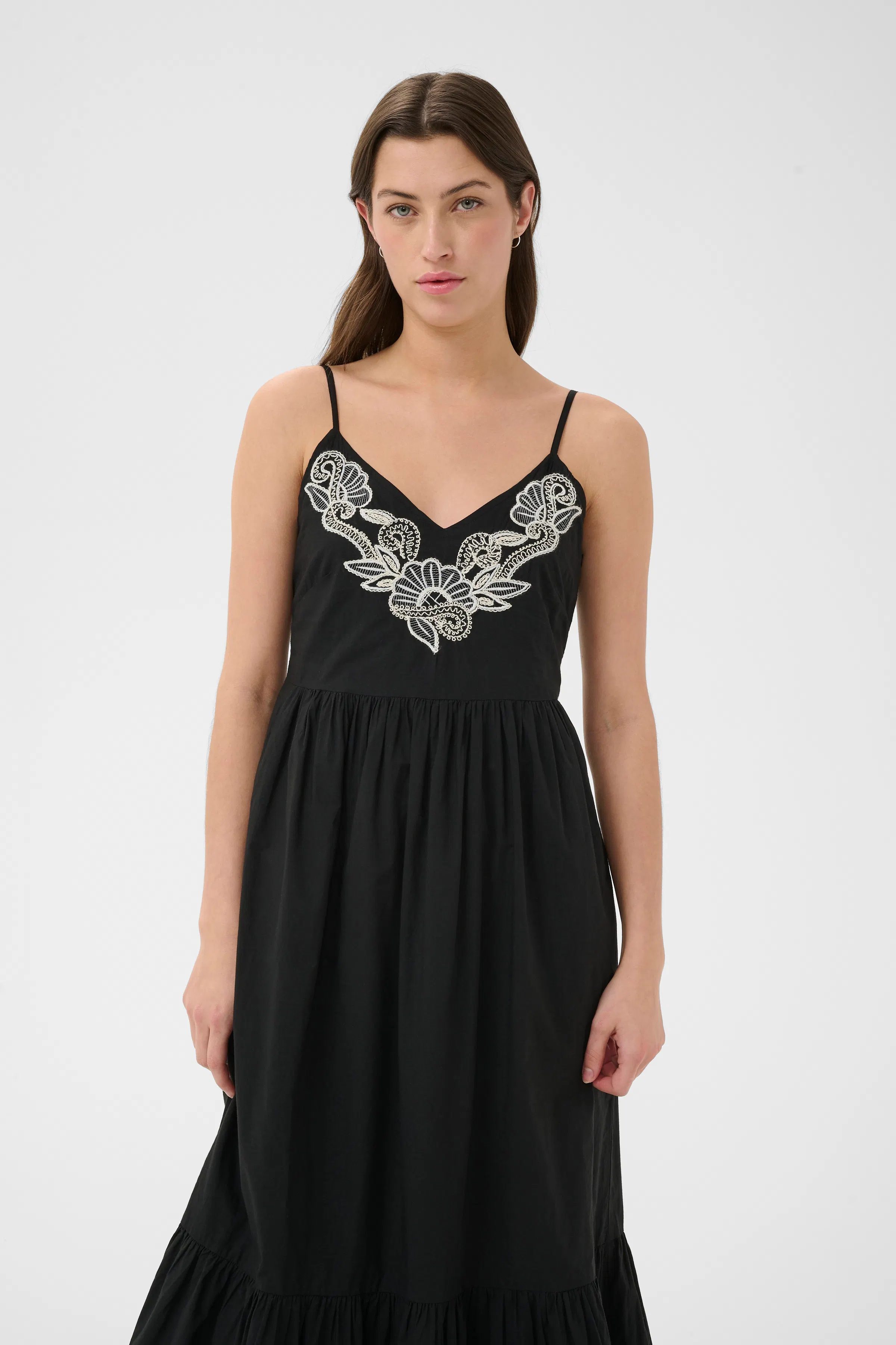 BiannaPW Dress LOOKBOOK FRONT 30310541-304950