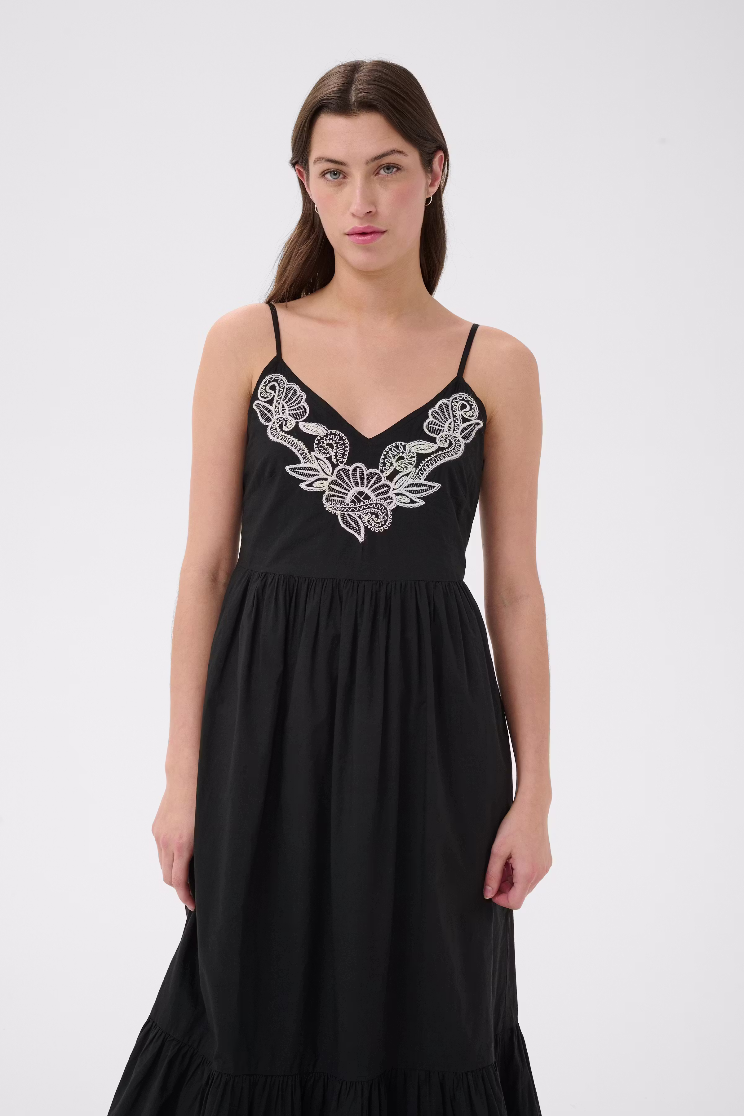 BiannaPW Dress LOOKBOOK FRONT 30310541-304950