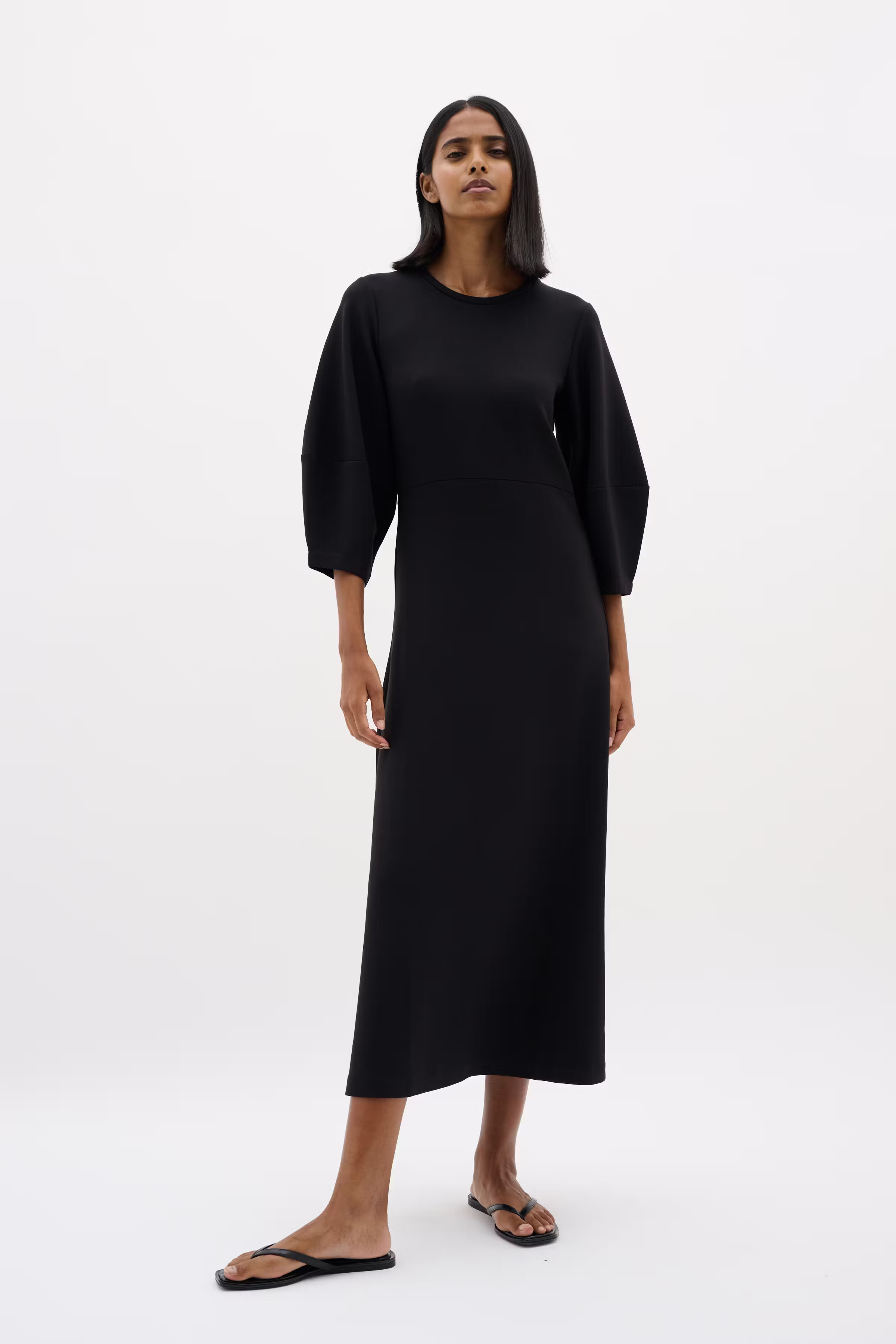 PariIW Jurk LOOKBOOK FRONT 30110590-194008