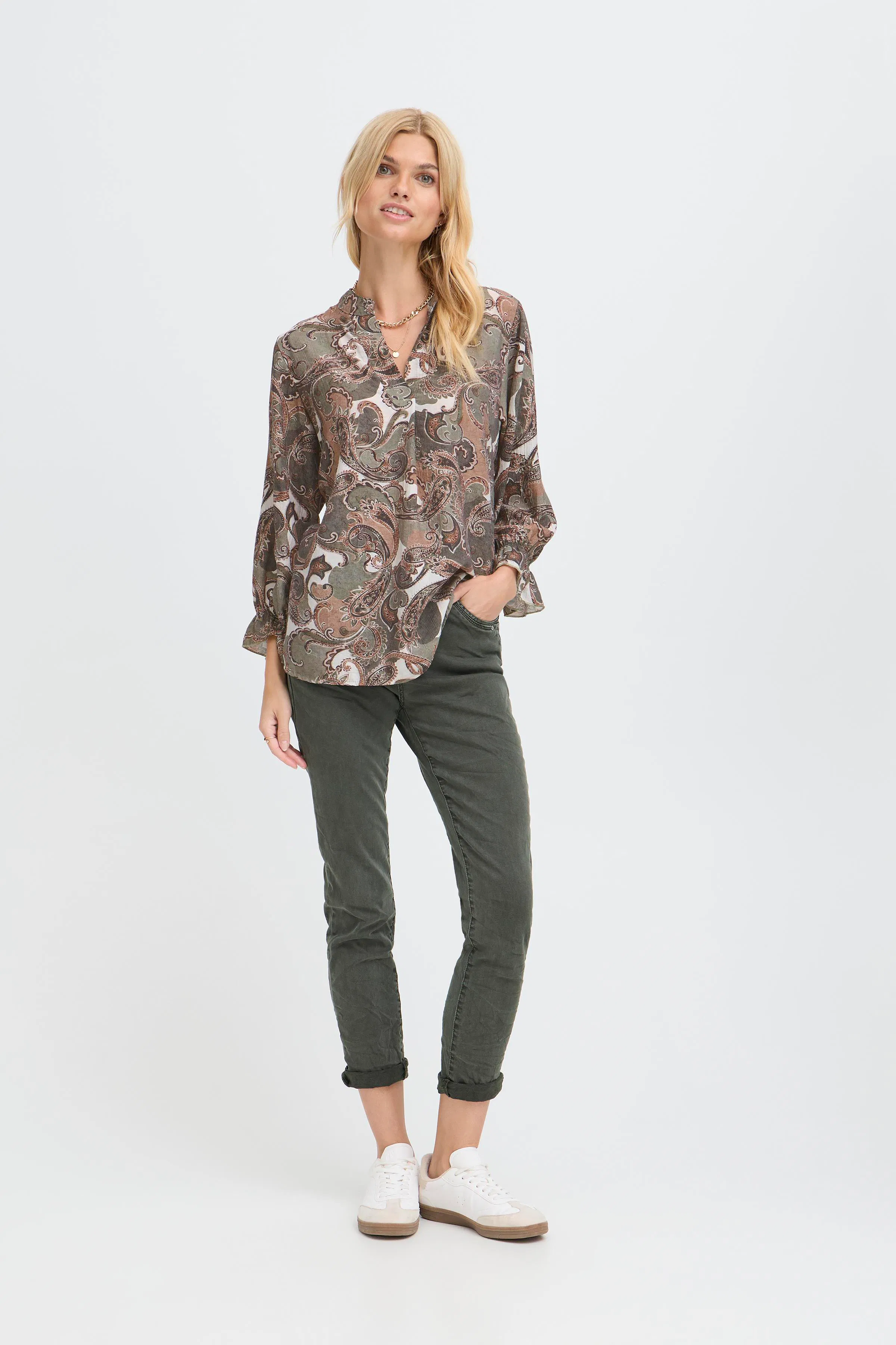 SBGOHAR Bluse LOOKBOOK FRONT 22101059-180515