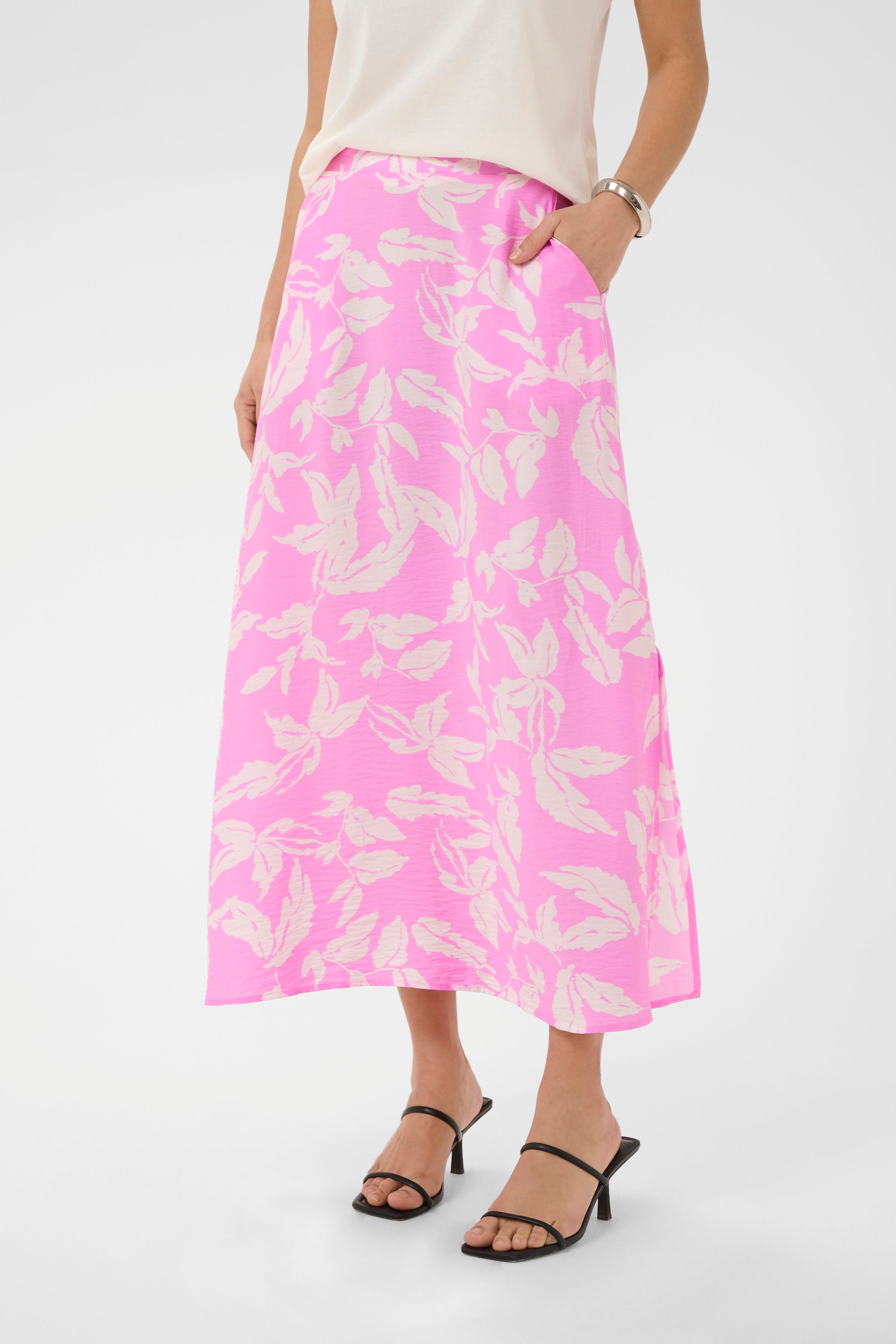 KAmarlo Skirt LOOKBOOK FRONT 10511948-109520