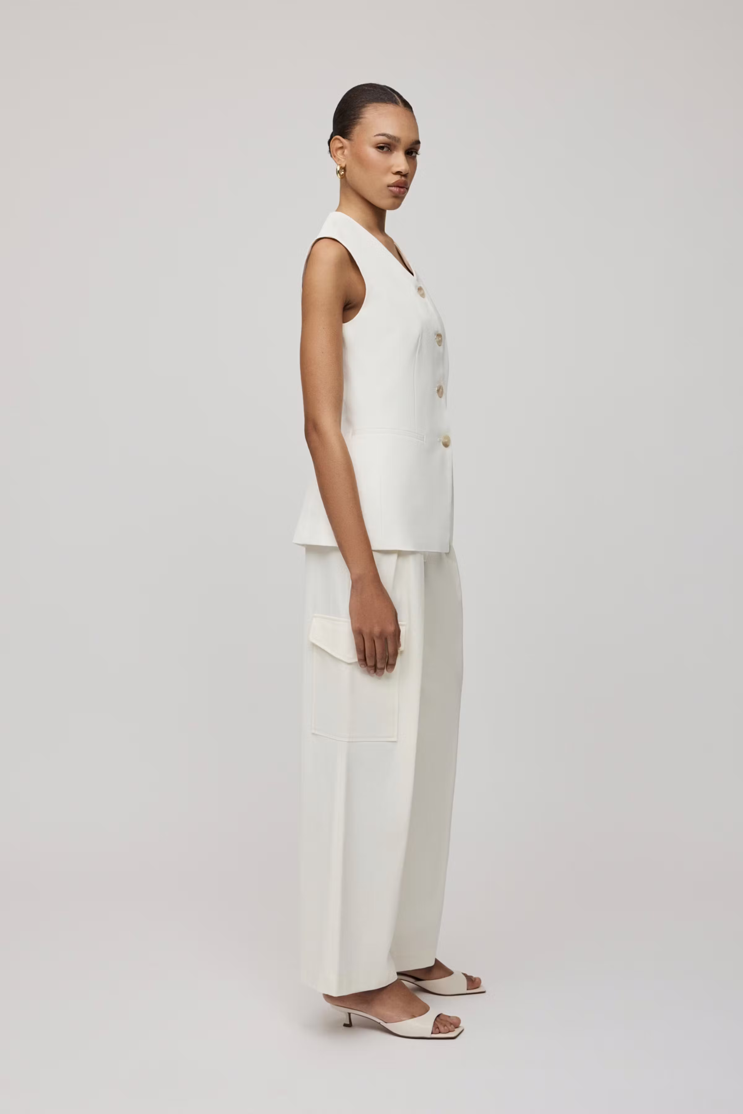 Juniper Weste LOOKBOOK FRONT 30600697-WH010