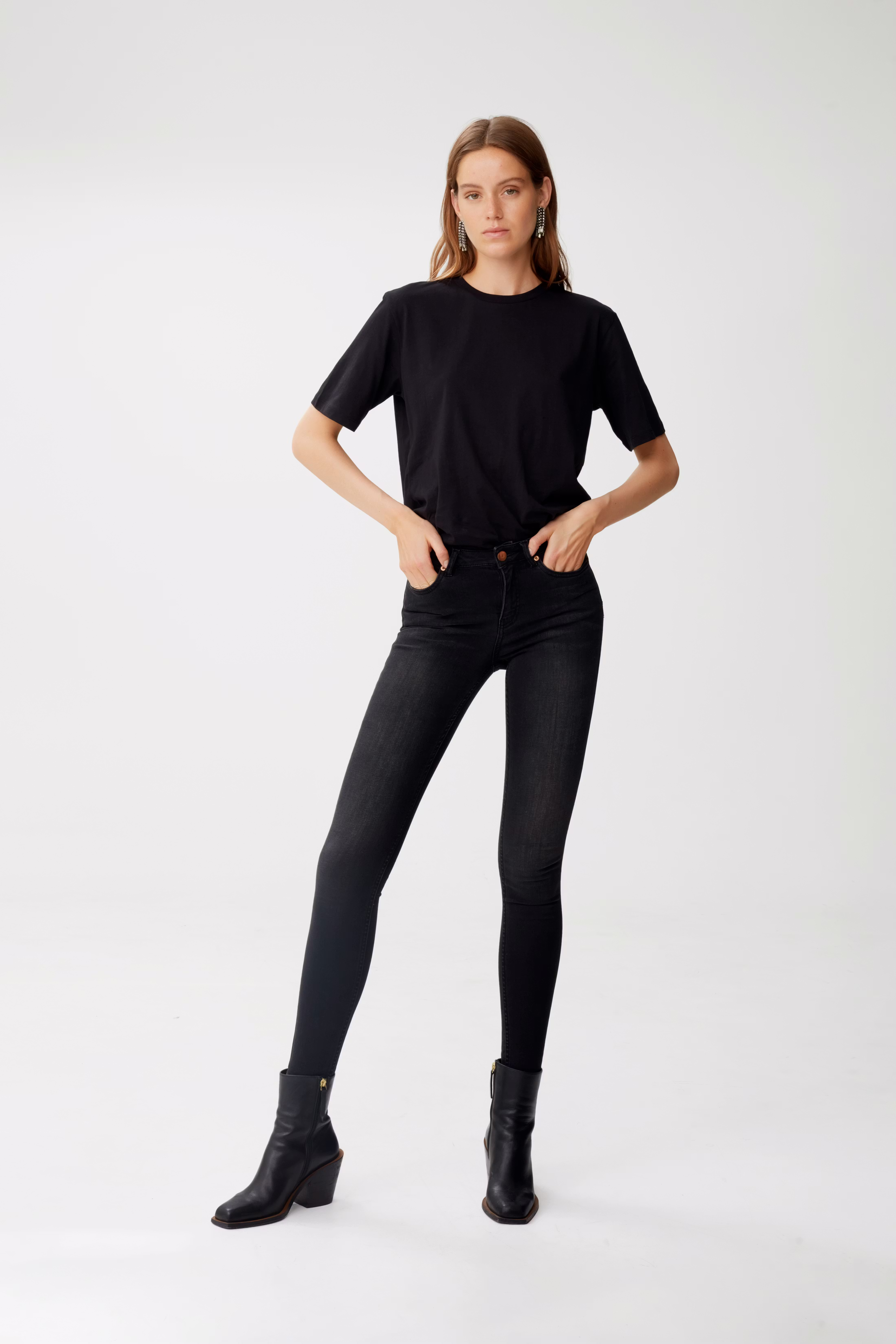 Maggie Jeans LOOKBOOK FRONT 10900066-90899