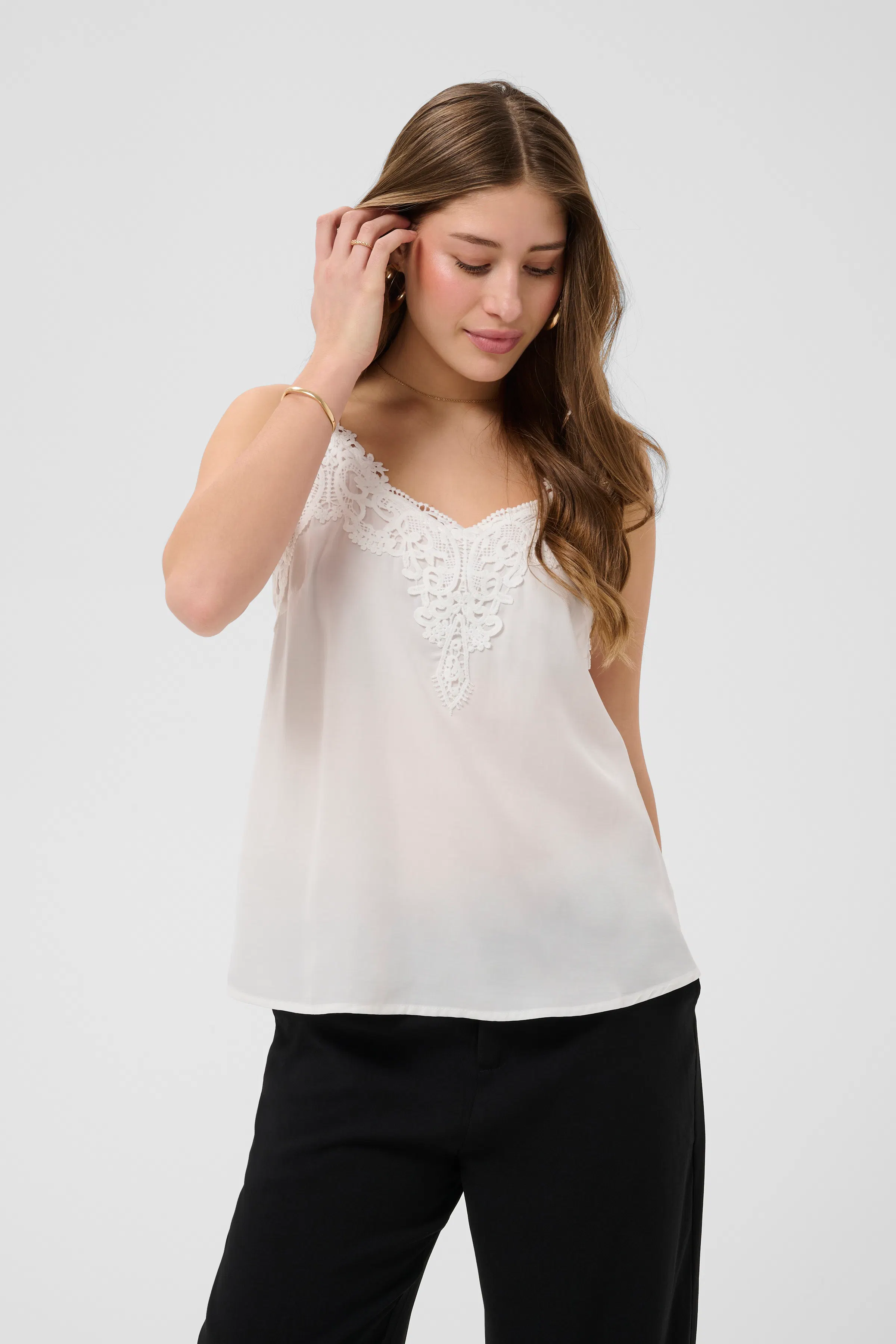 CRANNA Top LOOKBOOK FRONT 10611224-110602