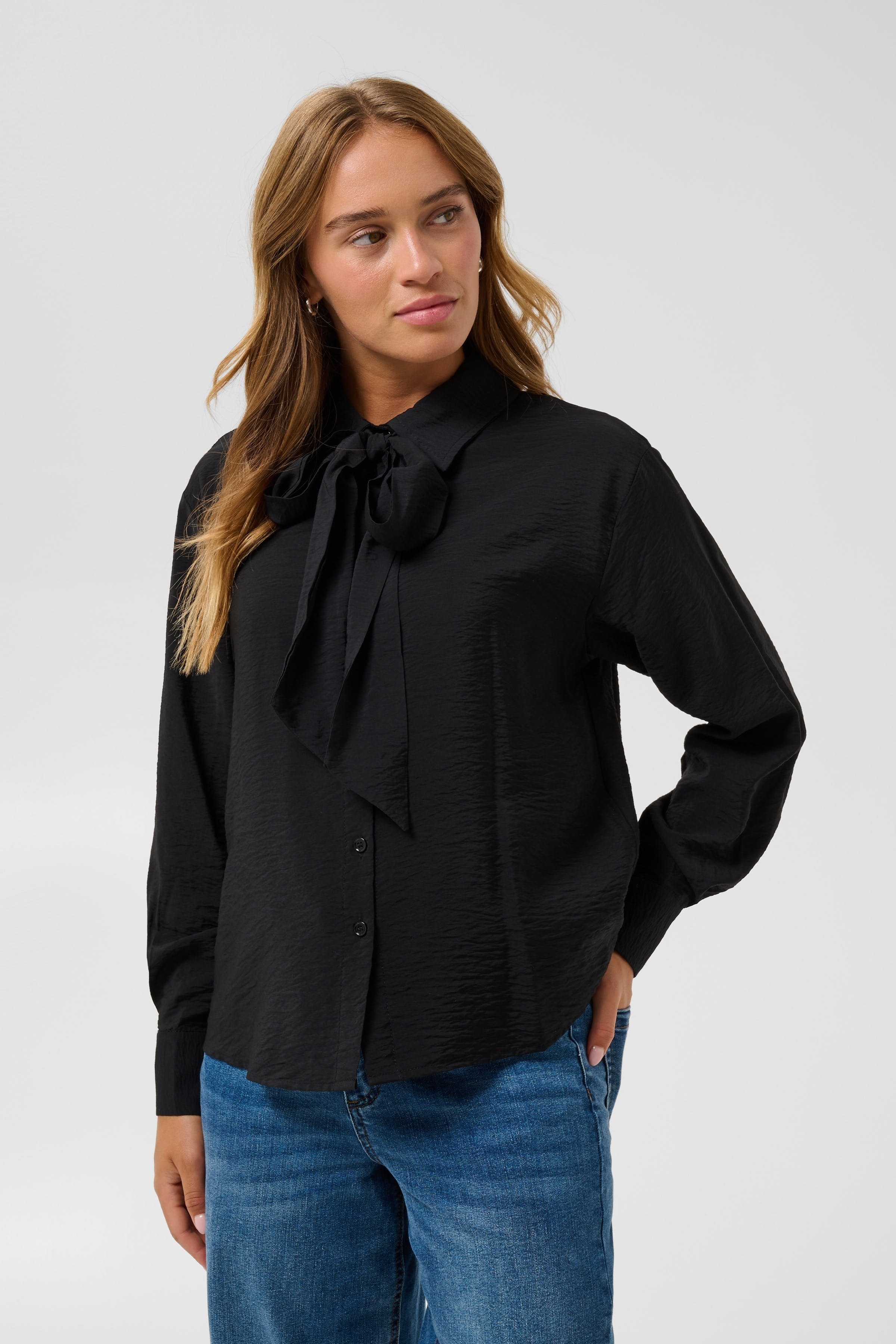 KAgilda Skjorte LOOKBOOK FRONT 10512233-100121