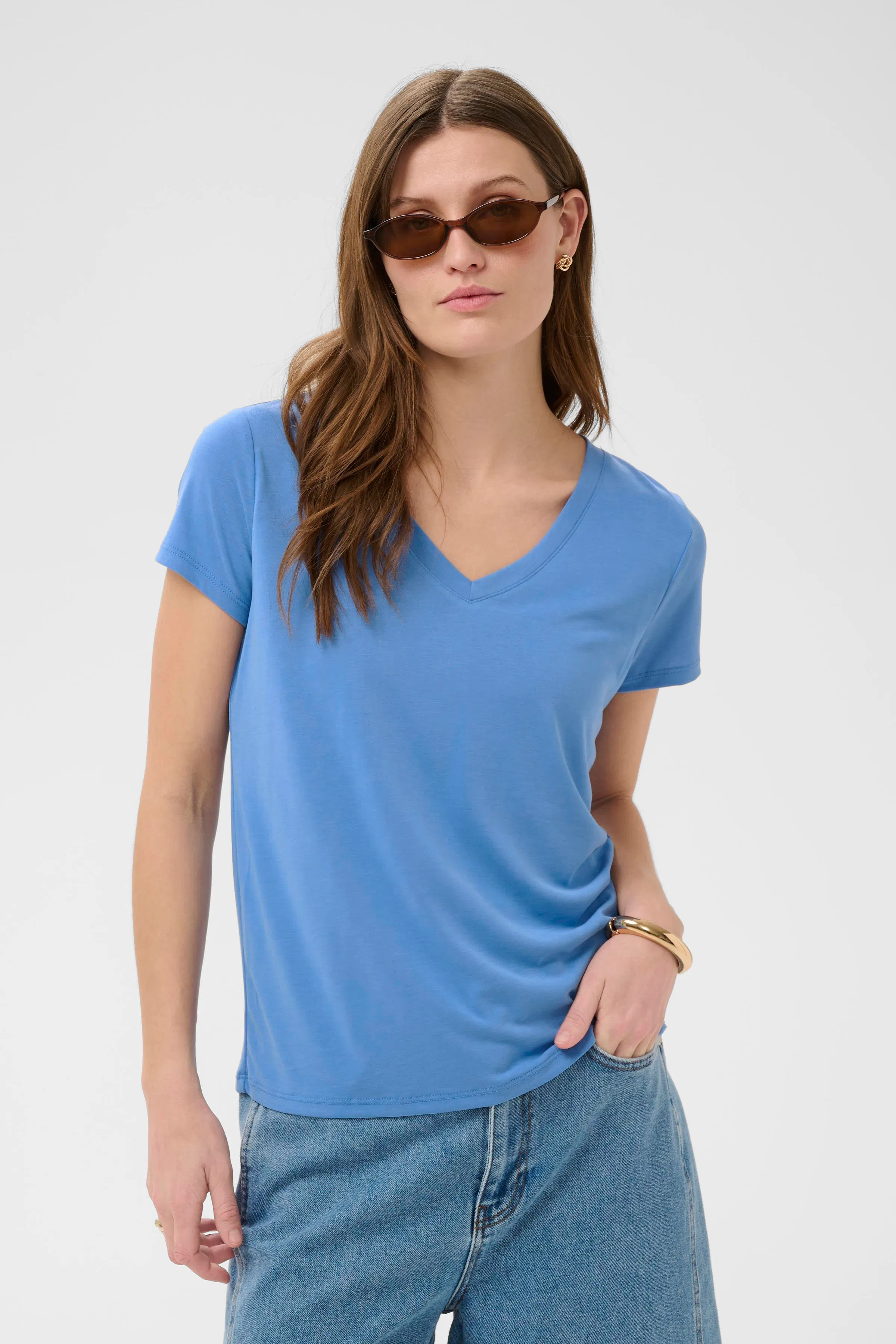 SLColumbine V-neck T-shirt LOOKBOOK FRONT 30404284-184039