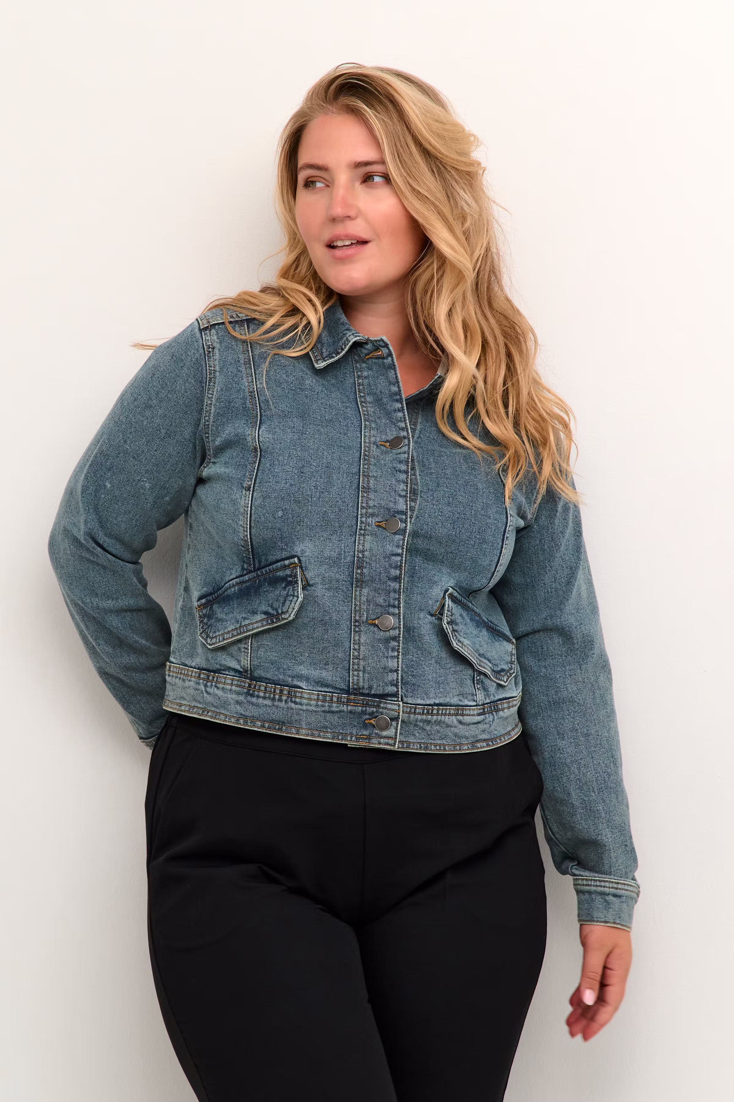 KCdiana Casual Denim Jacket LOOKBOOK FRONT 10582000-100166