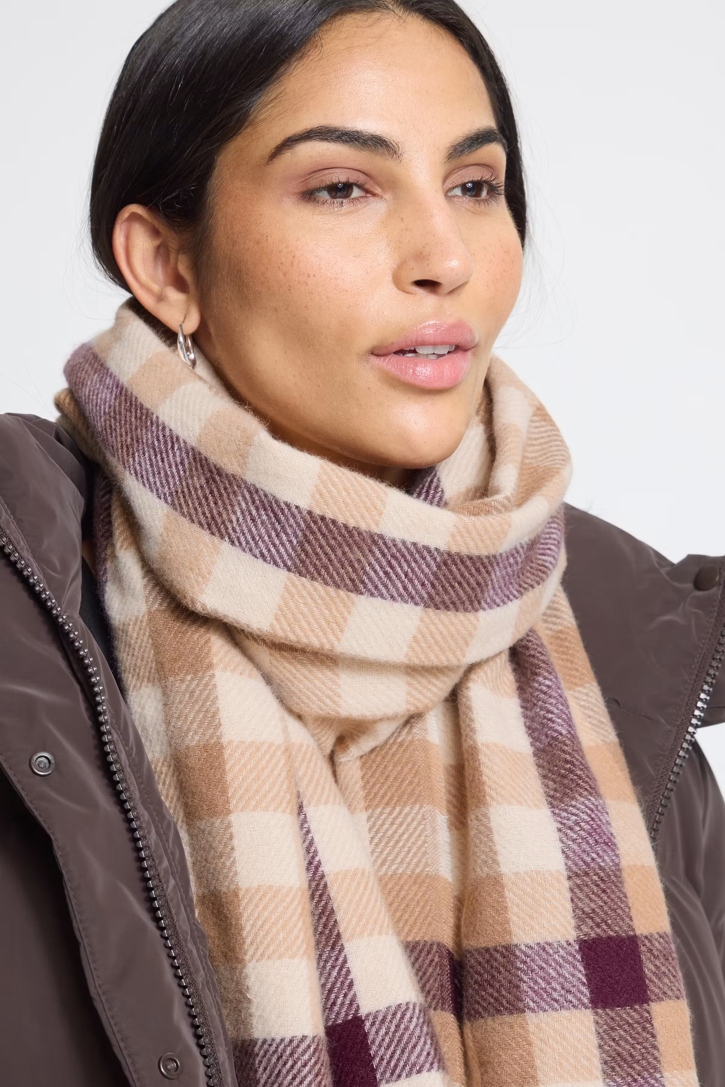 IAVILJA Skjerf LOOKBOOK FRONT 20126642-181029