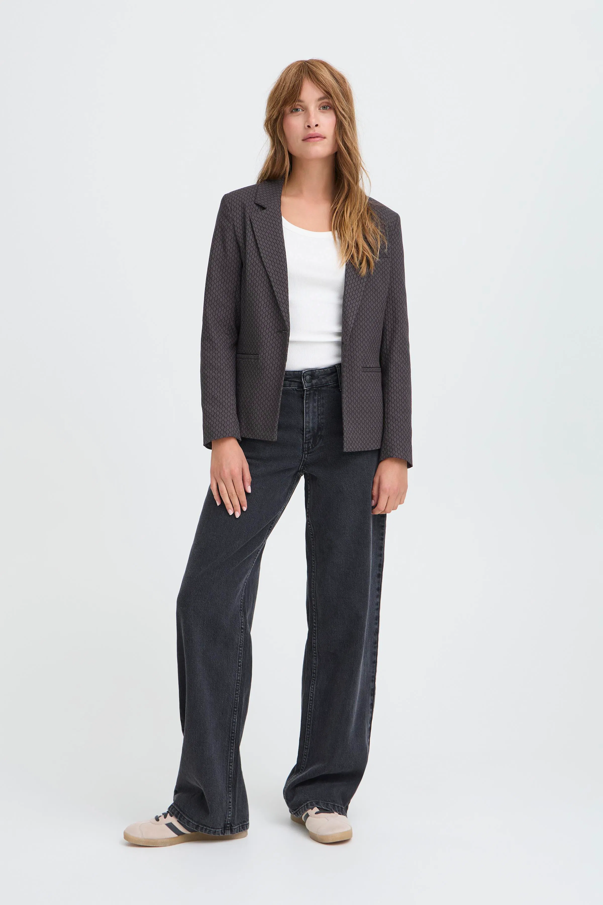 PZCALLY Blazer LOOKBOOK FRONT 50210215-193911