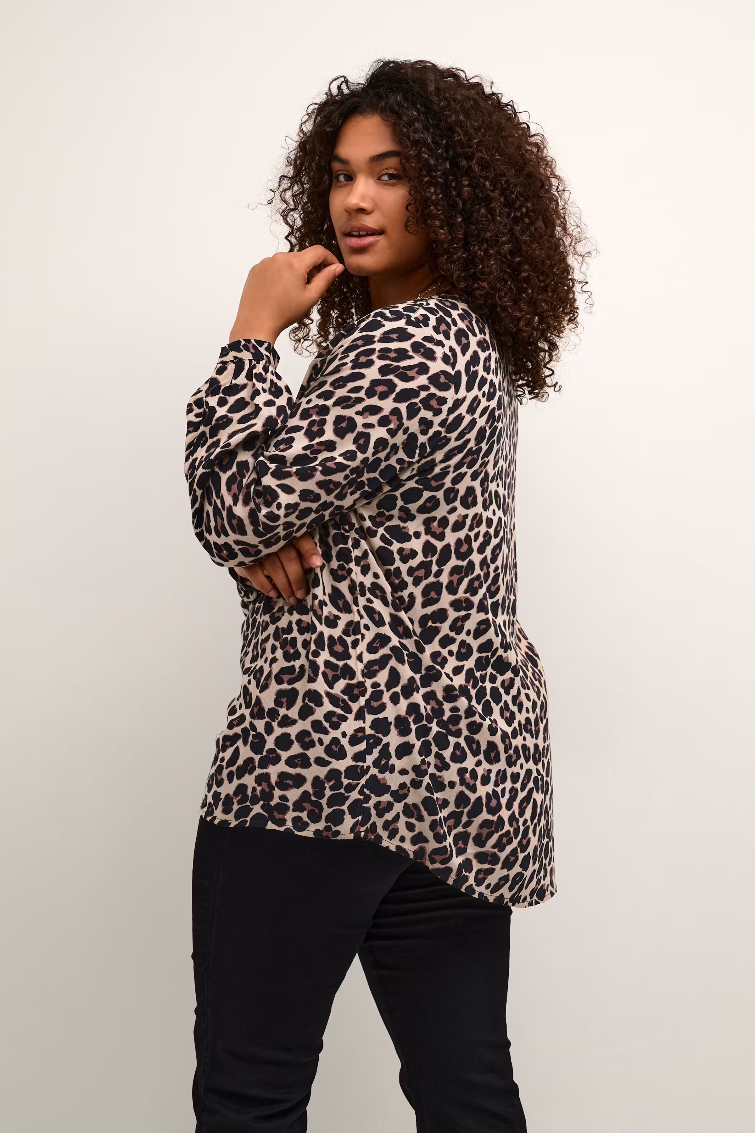 KCmirta Leopard Blouse LOOKBOOK BACK 10581677-104451