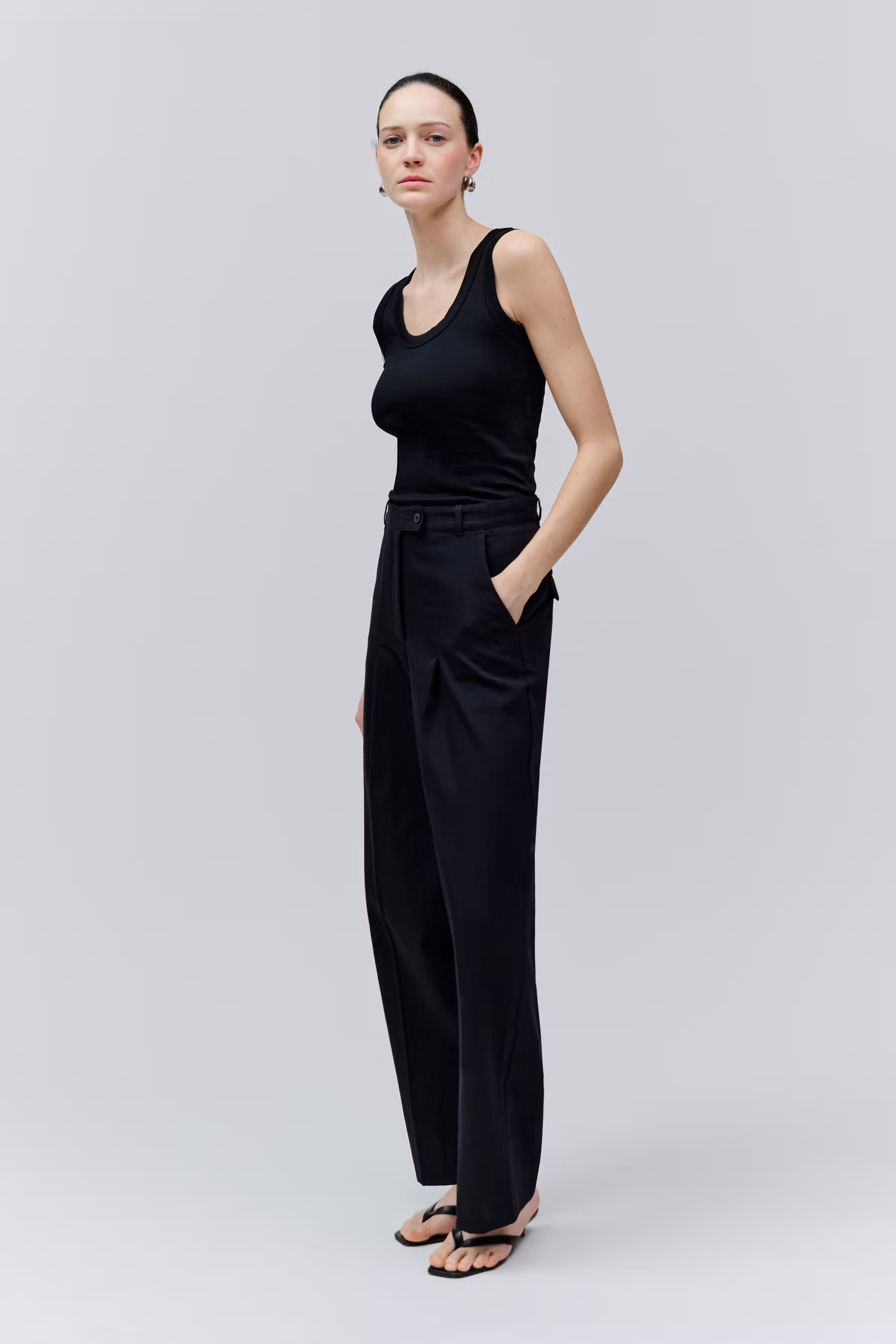 PANDORA Hose LOOKBOOK FRONT 30600627-BK999