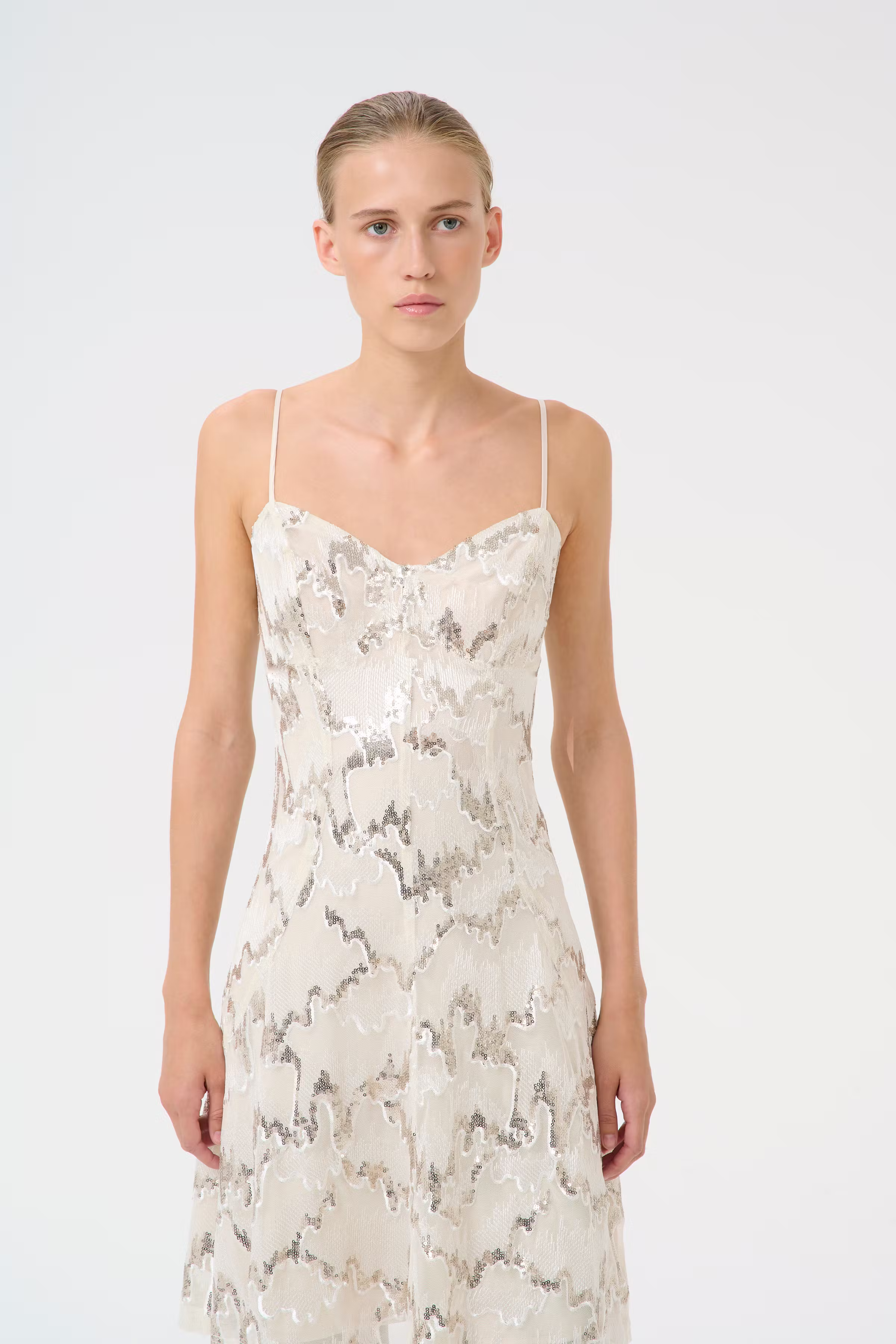 GZsagina Kjole LOOKBOOK FRONT 10910107-107695