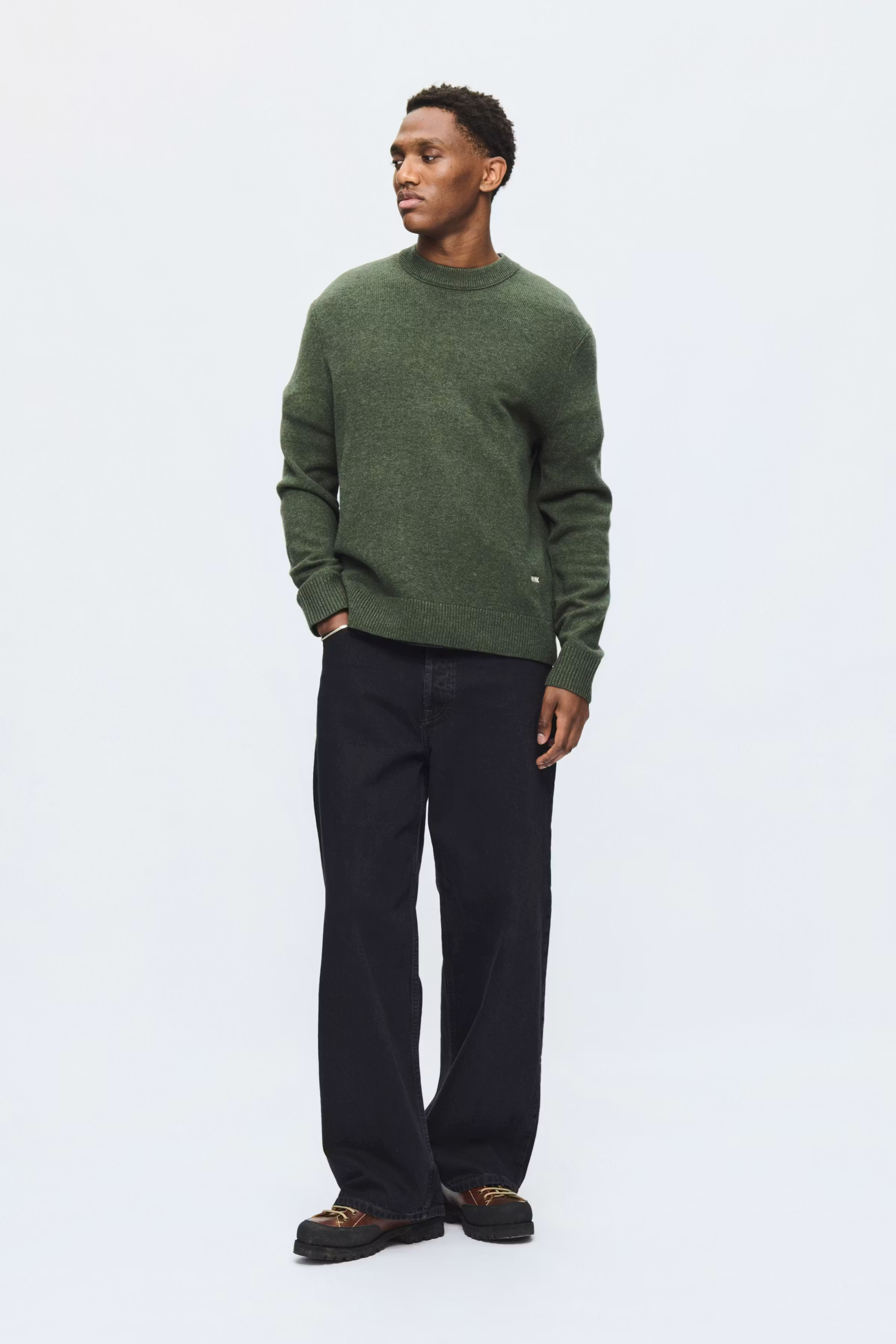 WWlogo Pullover LOOKBOOK FRONT 30252198-190413