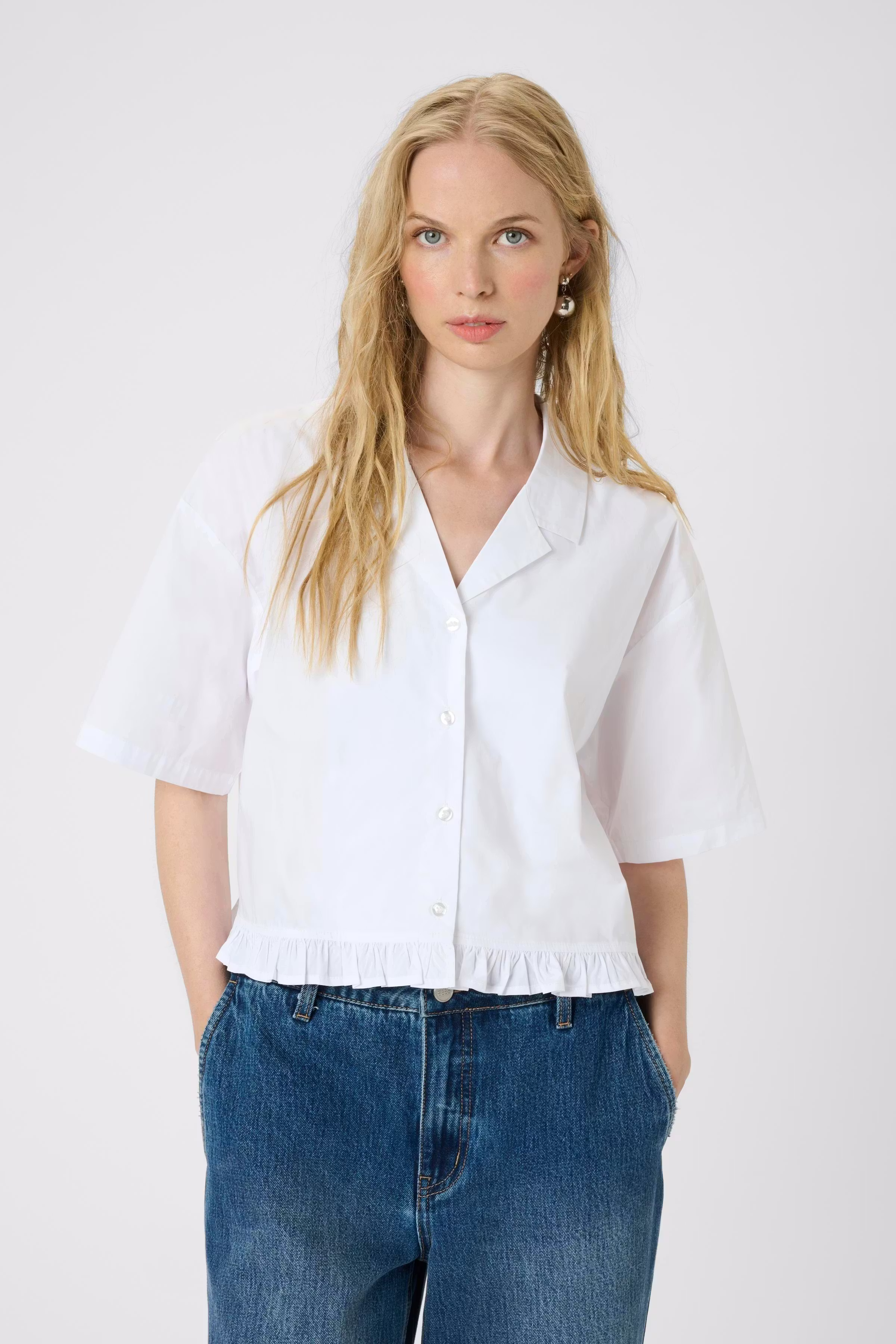 KBAnnabelle Blouse LOOKBOOK FRONT 10105539-110601