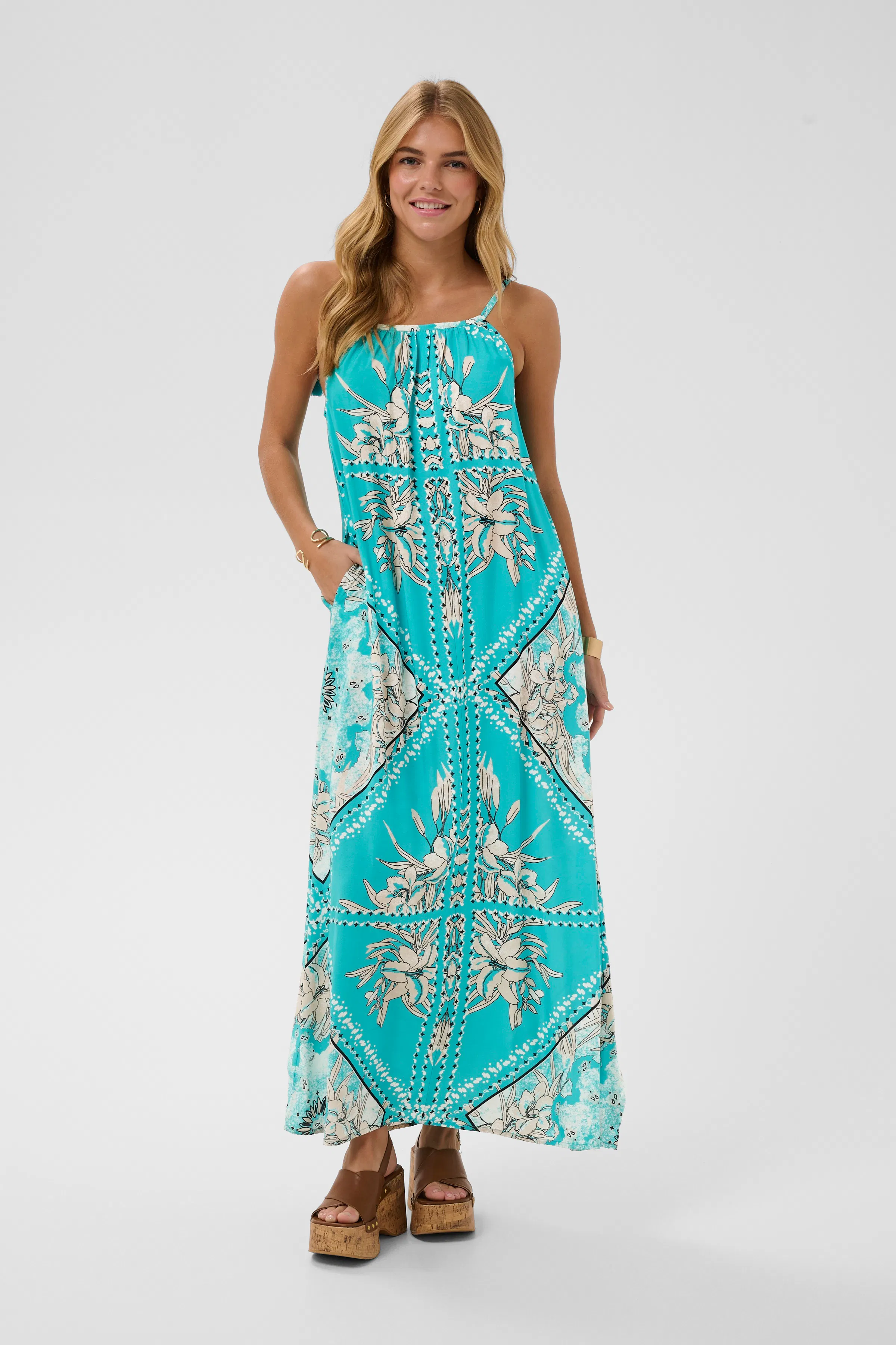 CRTiah Klänning LOOKBOOK FRONT 10614985-109338