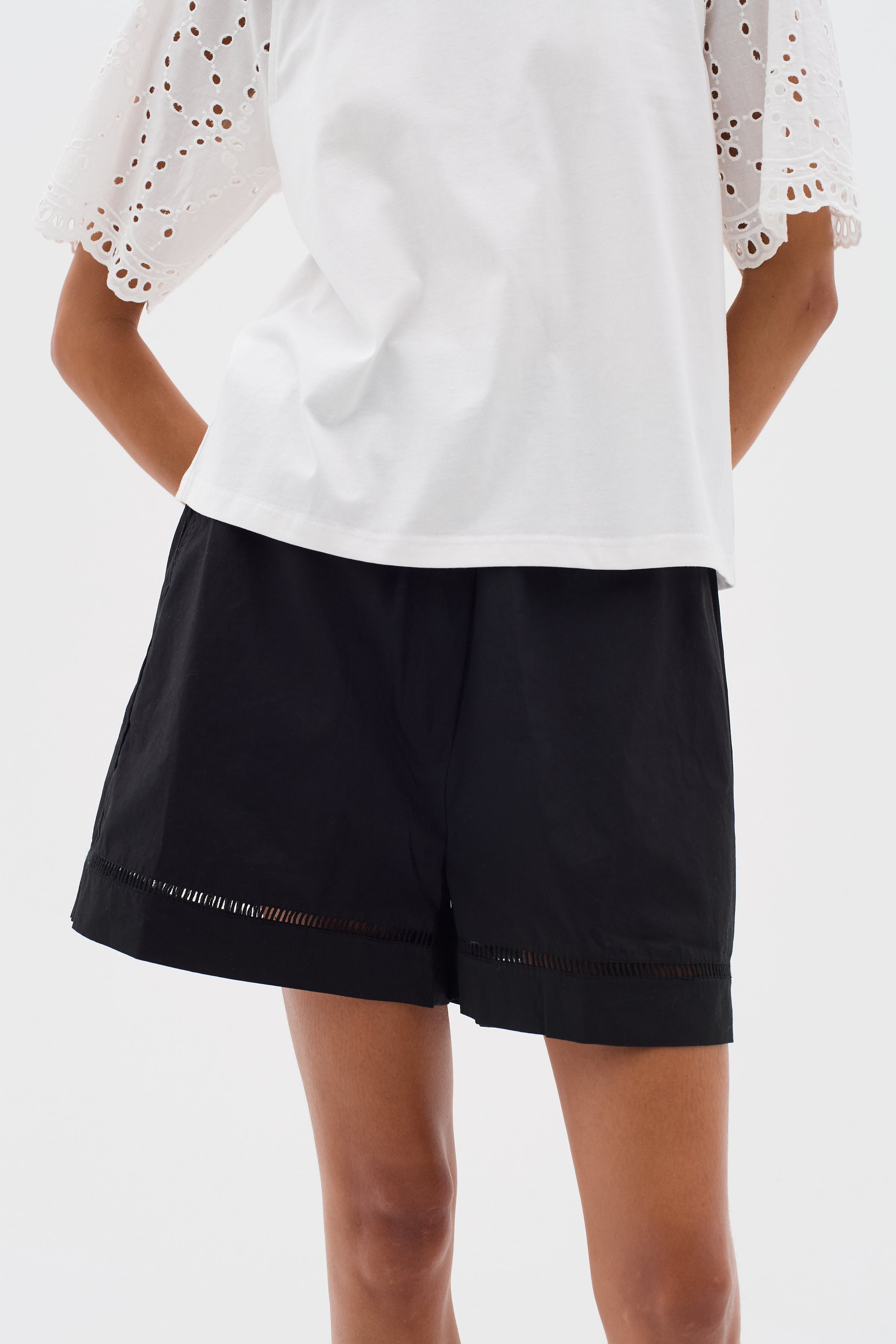 FurlaIW Shorts LOOKBOOK FRONT 30110407-194008