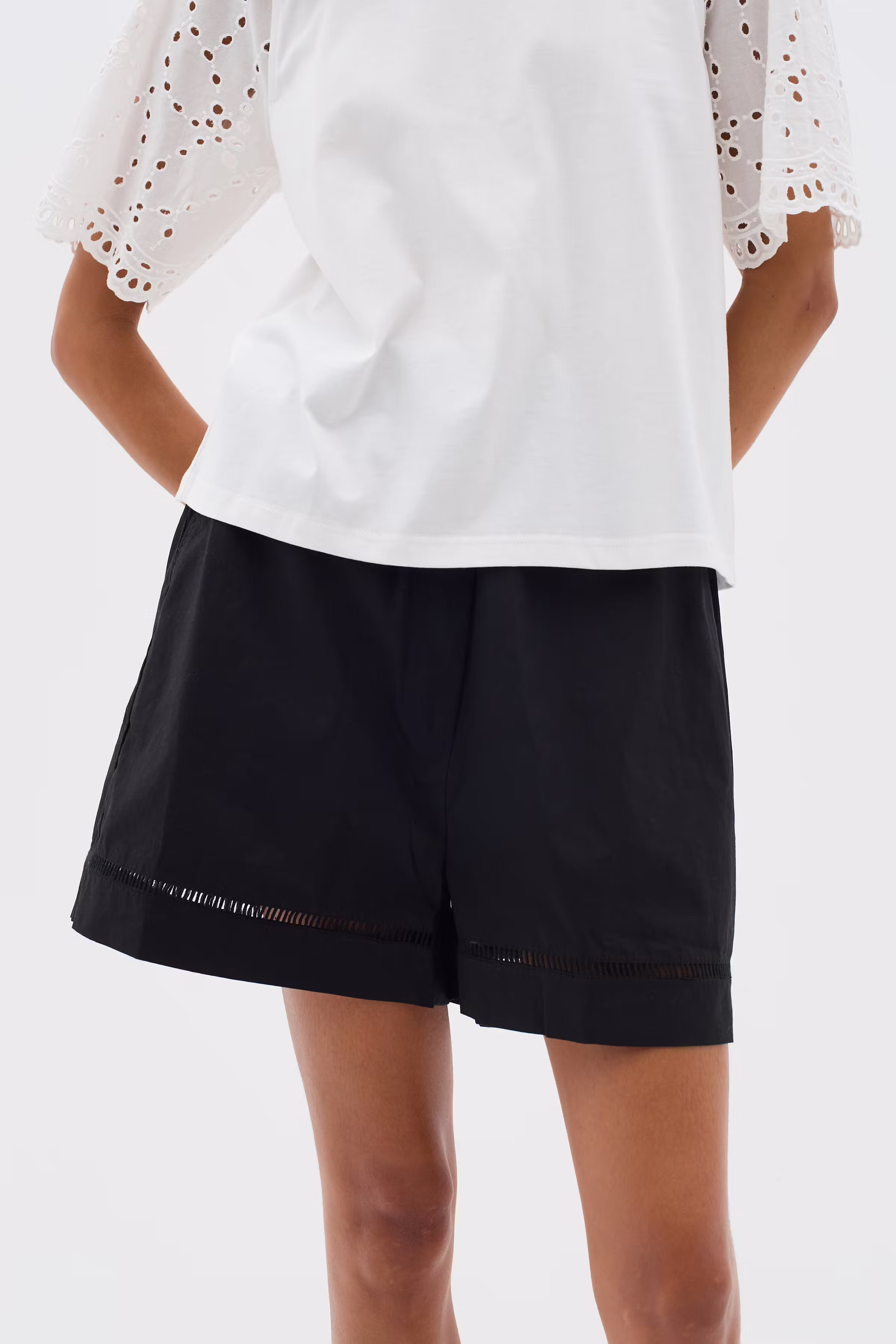 FurlaIW Shorts LOOKBOOK FRONT 30110407-194008